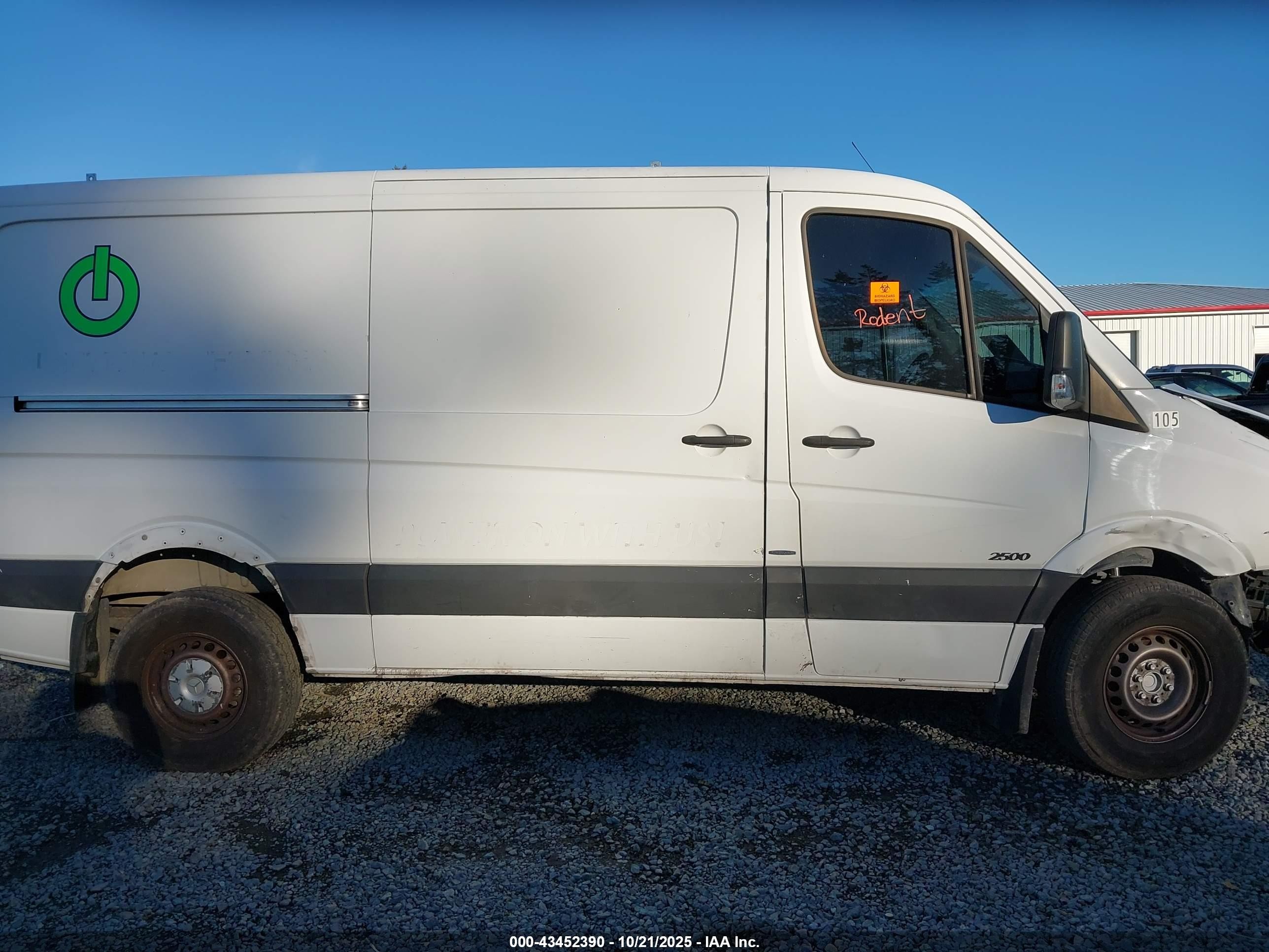 2010 Mercedes-benz Sprinter Van 2500   White vin: WD3PE7CC5A5465807