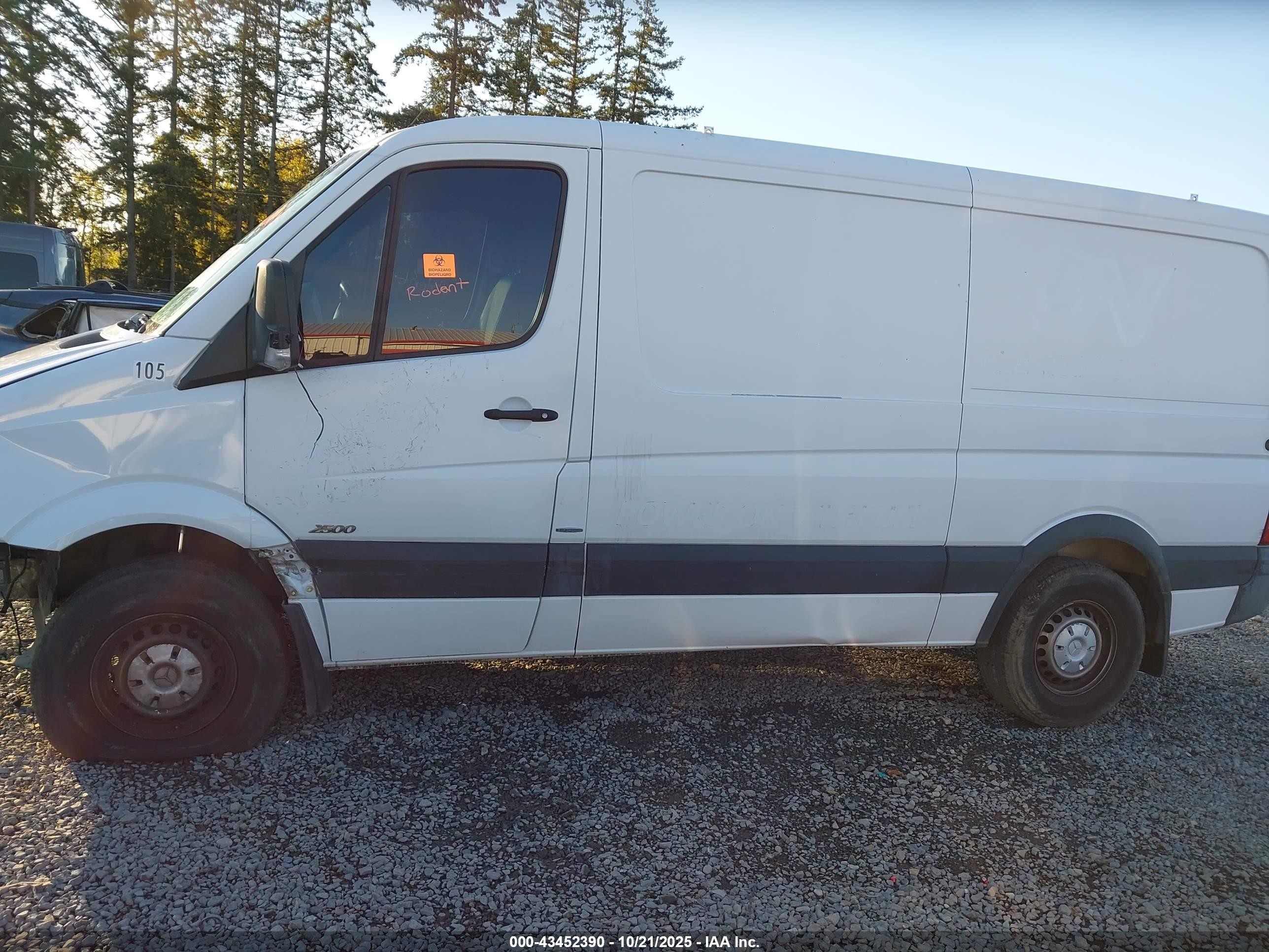2010 Mercedes-benz Sprinter Van 2500   White vin: WD3PE7CC5A5465807
