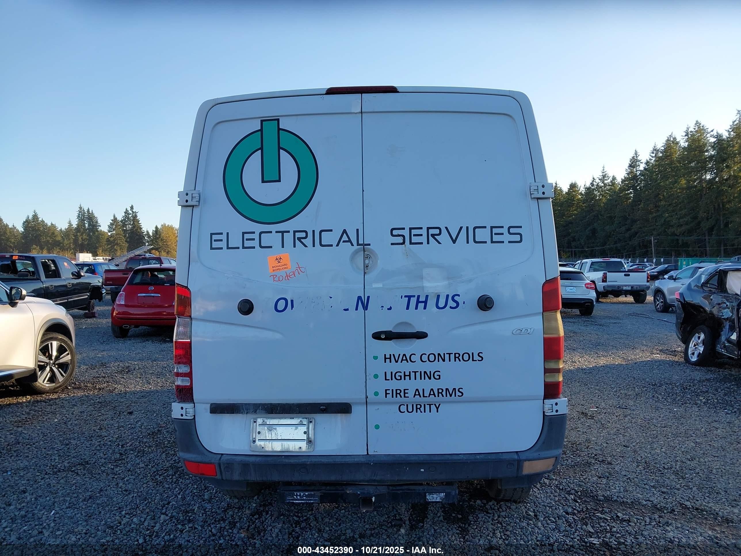 2010 Mercedes-benz Sprinter Van 2500   White vin: WD3PE7CC5A5465807