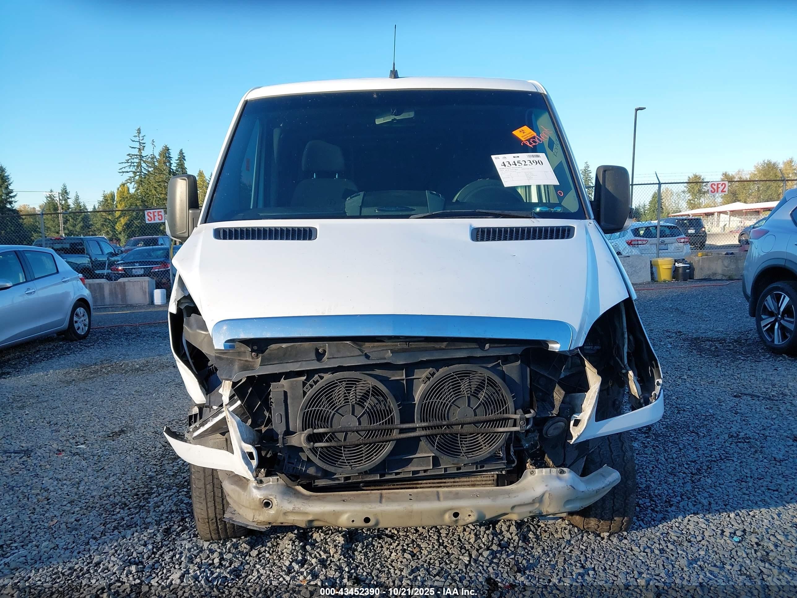2010 Mercedes-benz Sprinter Van 2500   White vin: WD3PE7CC5A5465807
