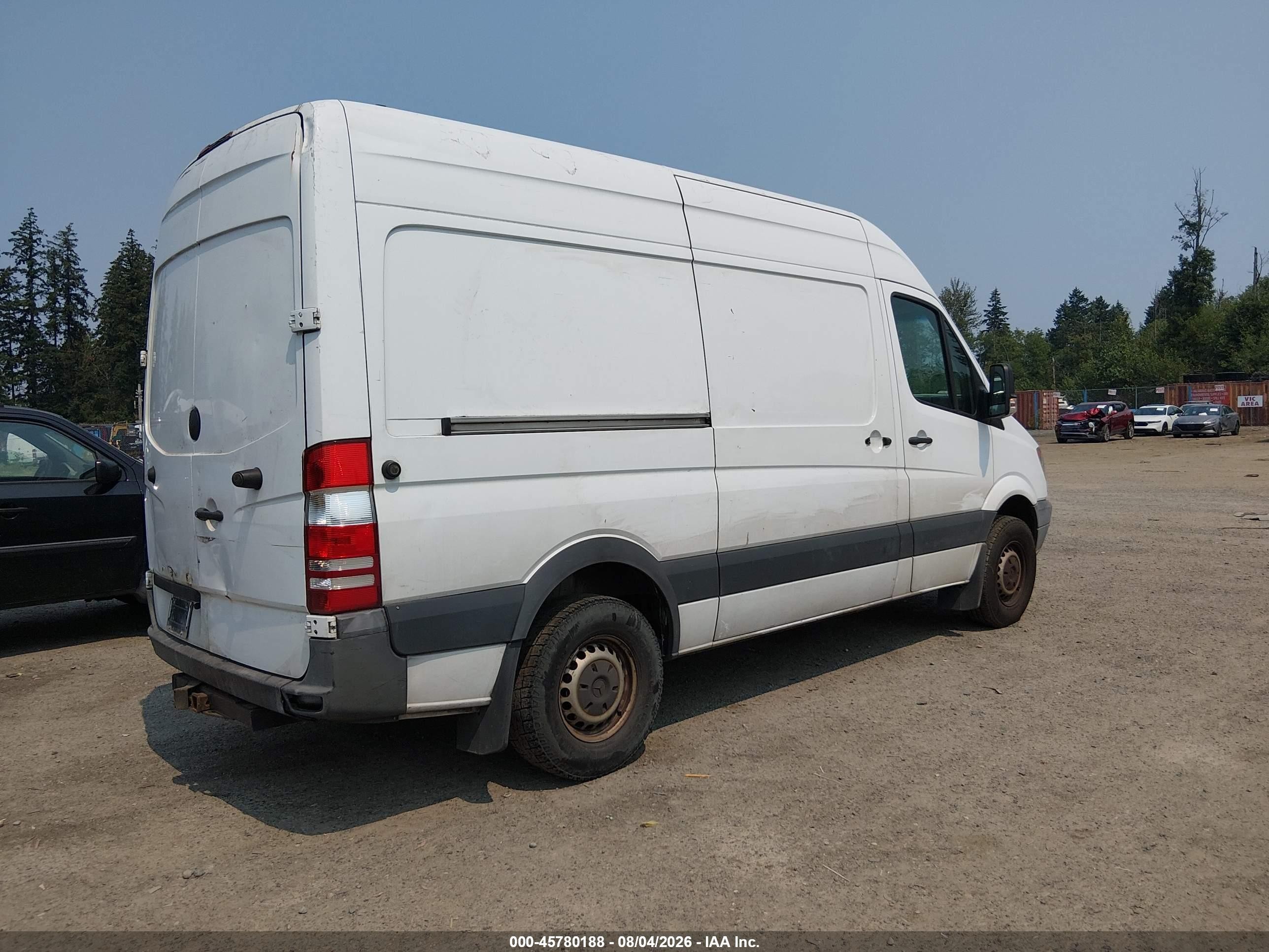 2010 Mercedes-benz Sprinter Van 2500   White vin: WD3PE7CC5A5497379