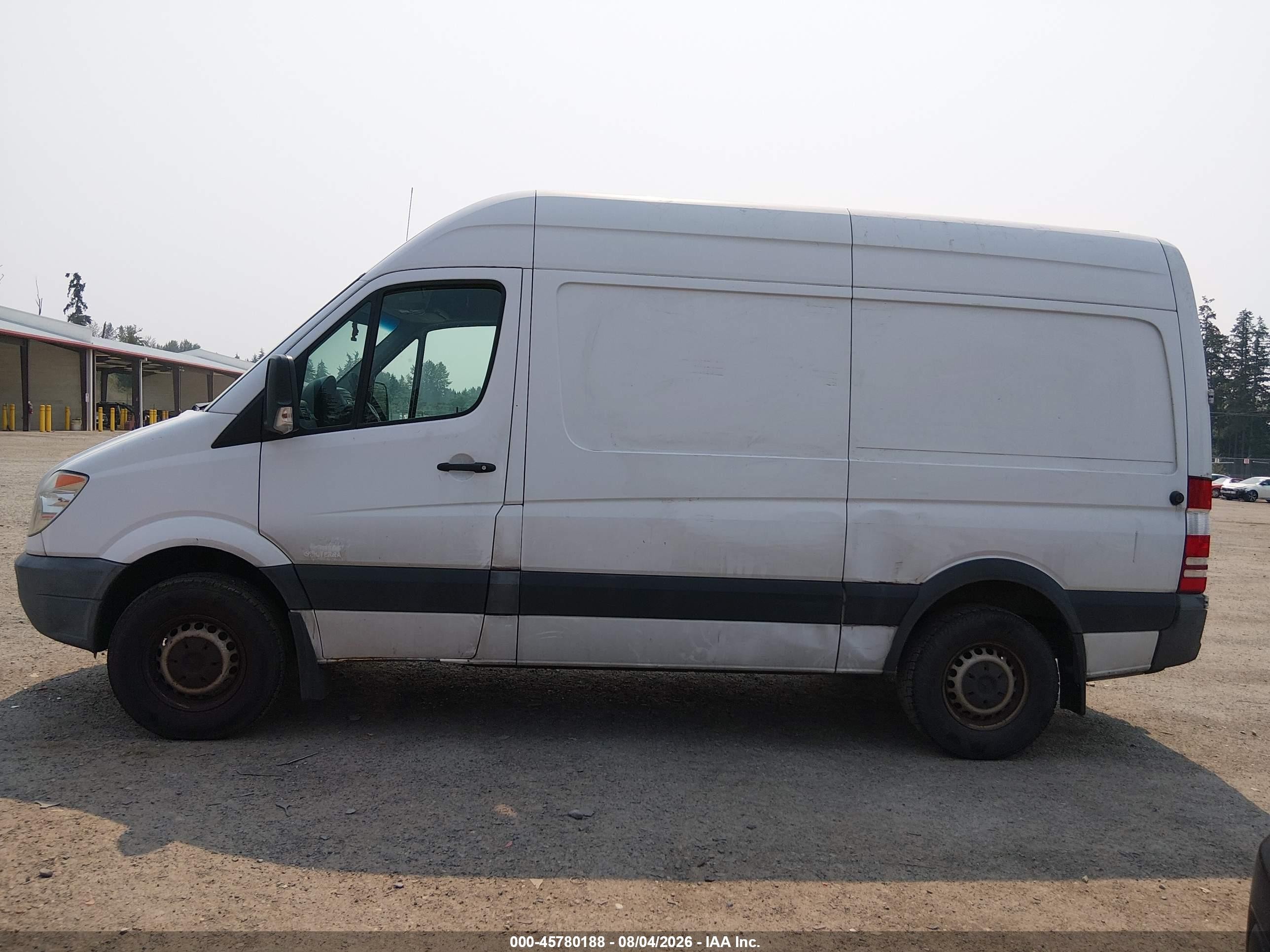 2010 Mercedes-benz Sprinter Van 2500   White vin: WD3PE7CC5A5497379