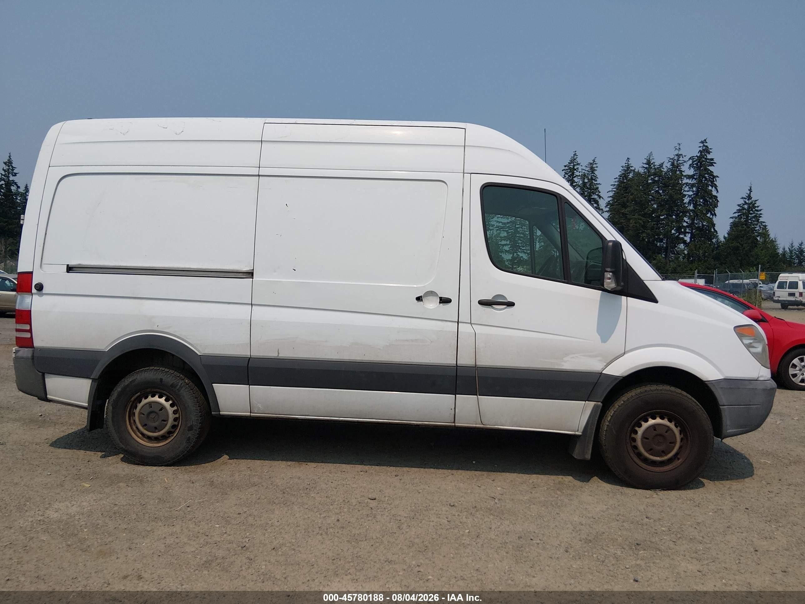 2010 Mercedes-benz Sprinter Van 2500   White vin: WD3PE7CC5A5497379