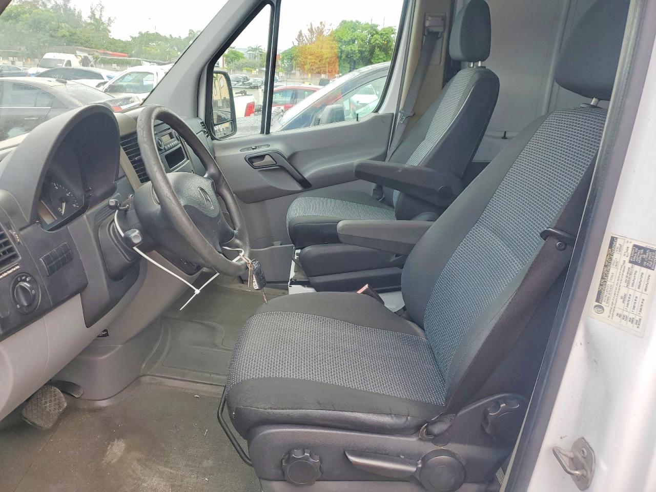 2012 Mercedes-benz Sprinter 2500 White vin: WD3PE7CC7C5653151