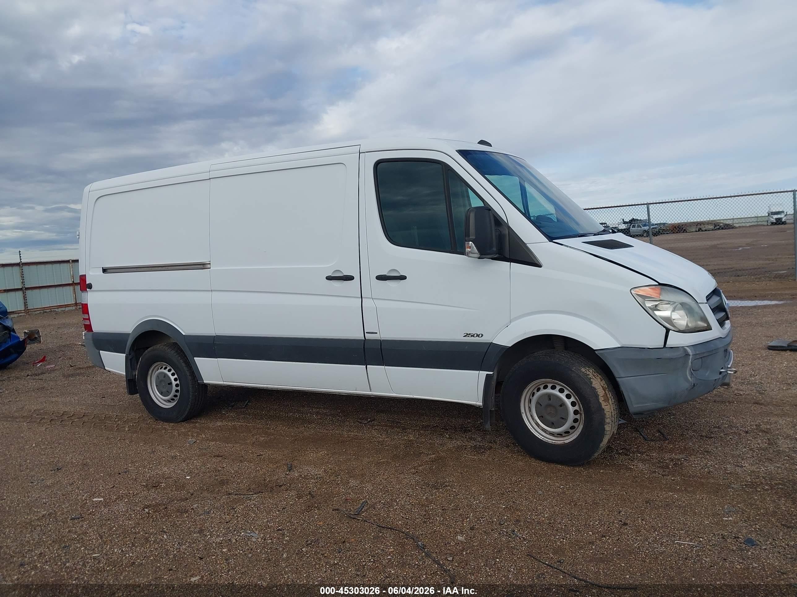 2012 Mercedes-benz Sprinter 2500 Normal Roof Белый vin: WD3PE7CC8C5714782