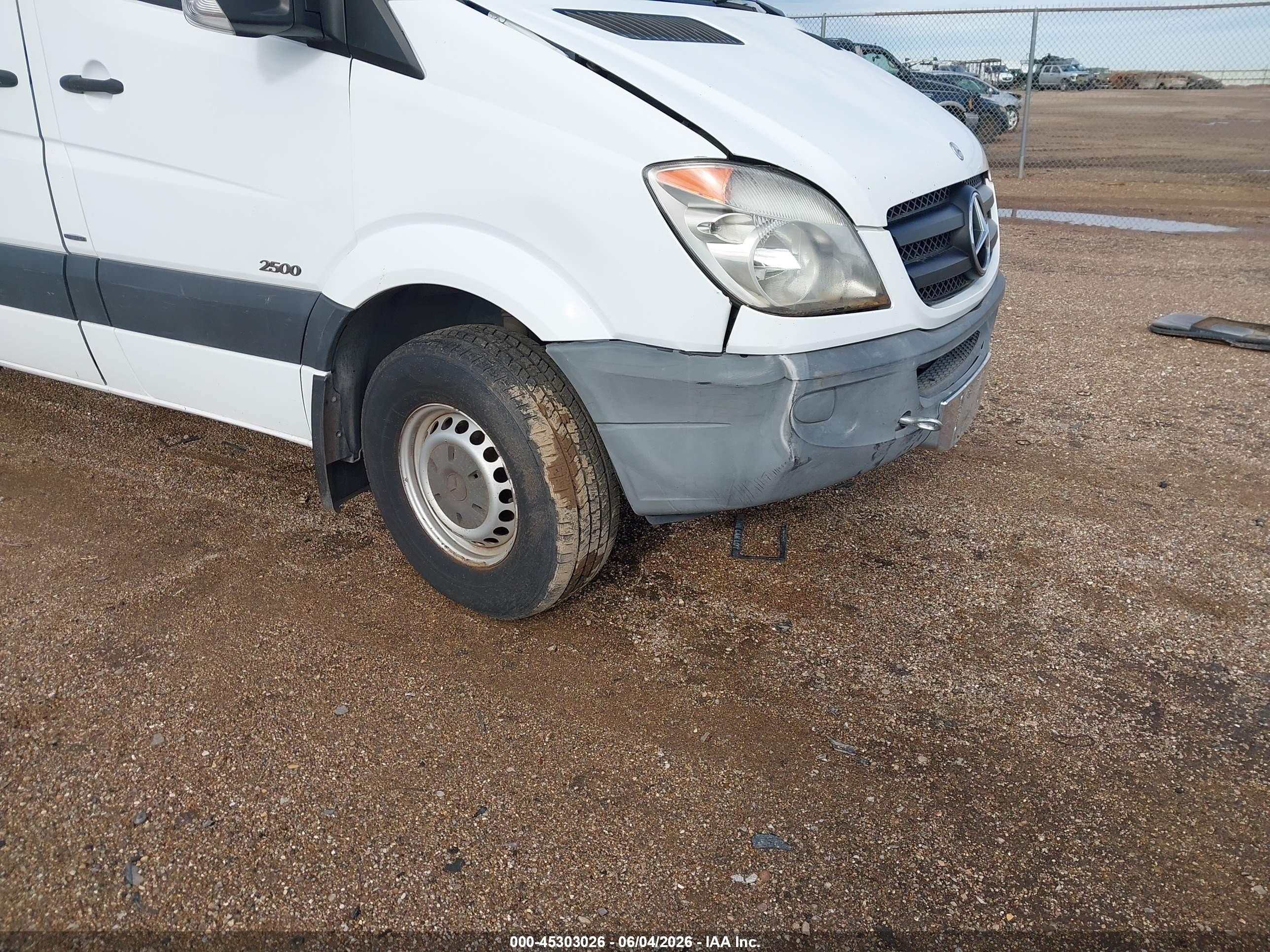 2012 Mercedes-benz Sprinter 2500 Normal Roof Белый vin: WD3PE7CC8C5714782
