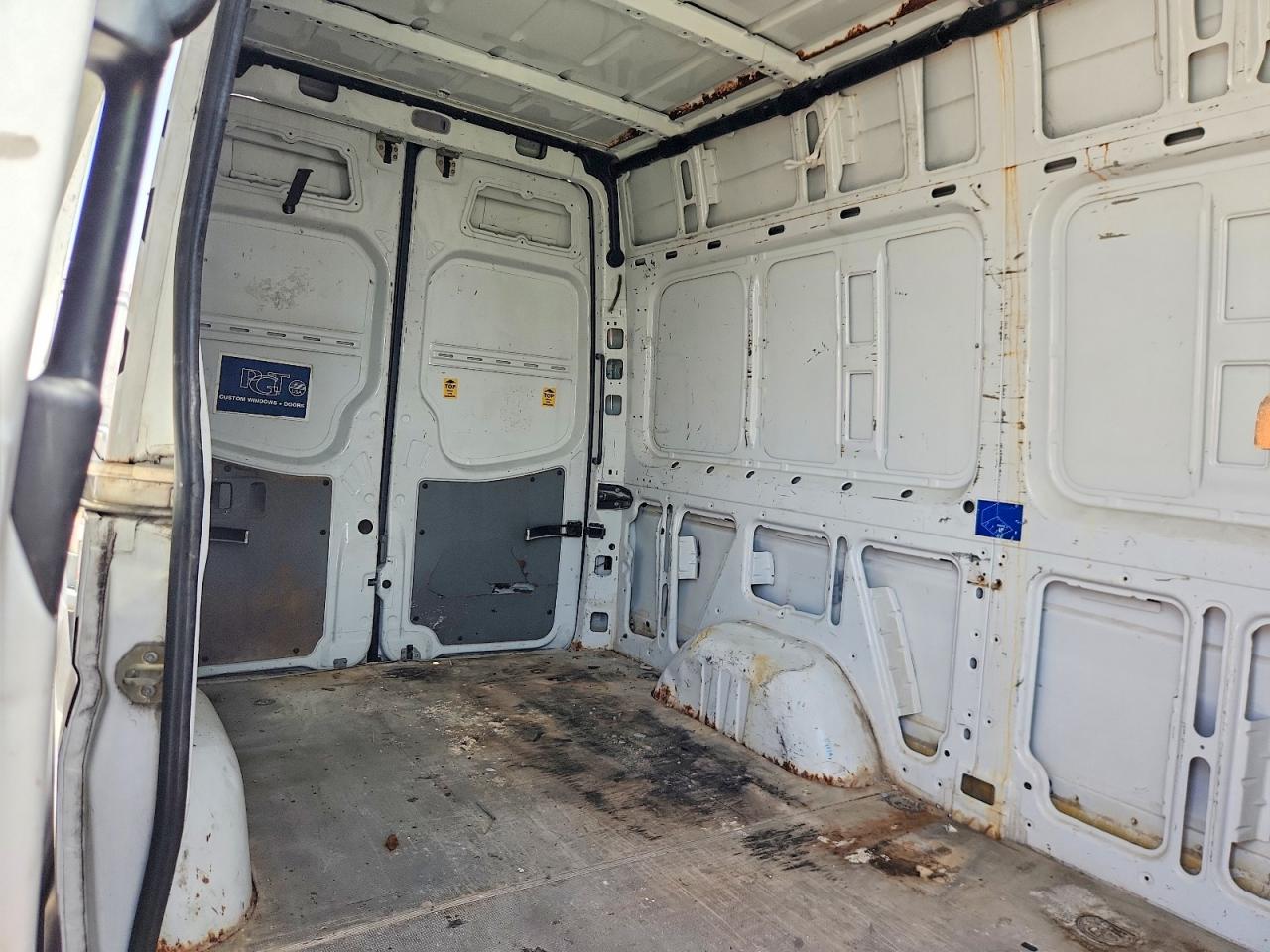 2015 Mercedes-benz Sprinter 2500 Yellow vin: WD3PE7CC8FP100694