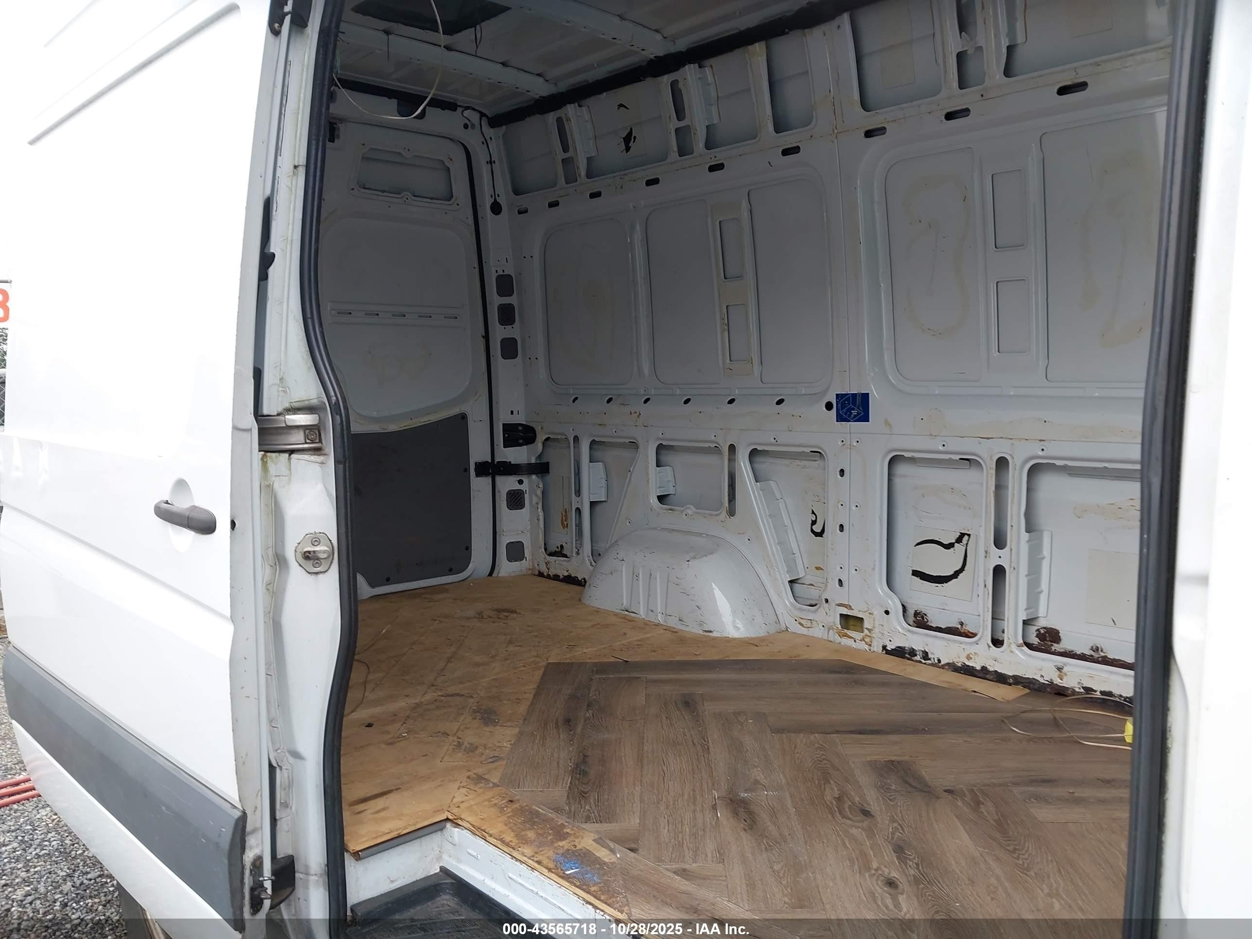 2010 Mercedes-benz Sprinter Van 2500   White vin: WD3PE7CC9A5434950