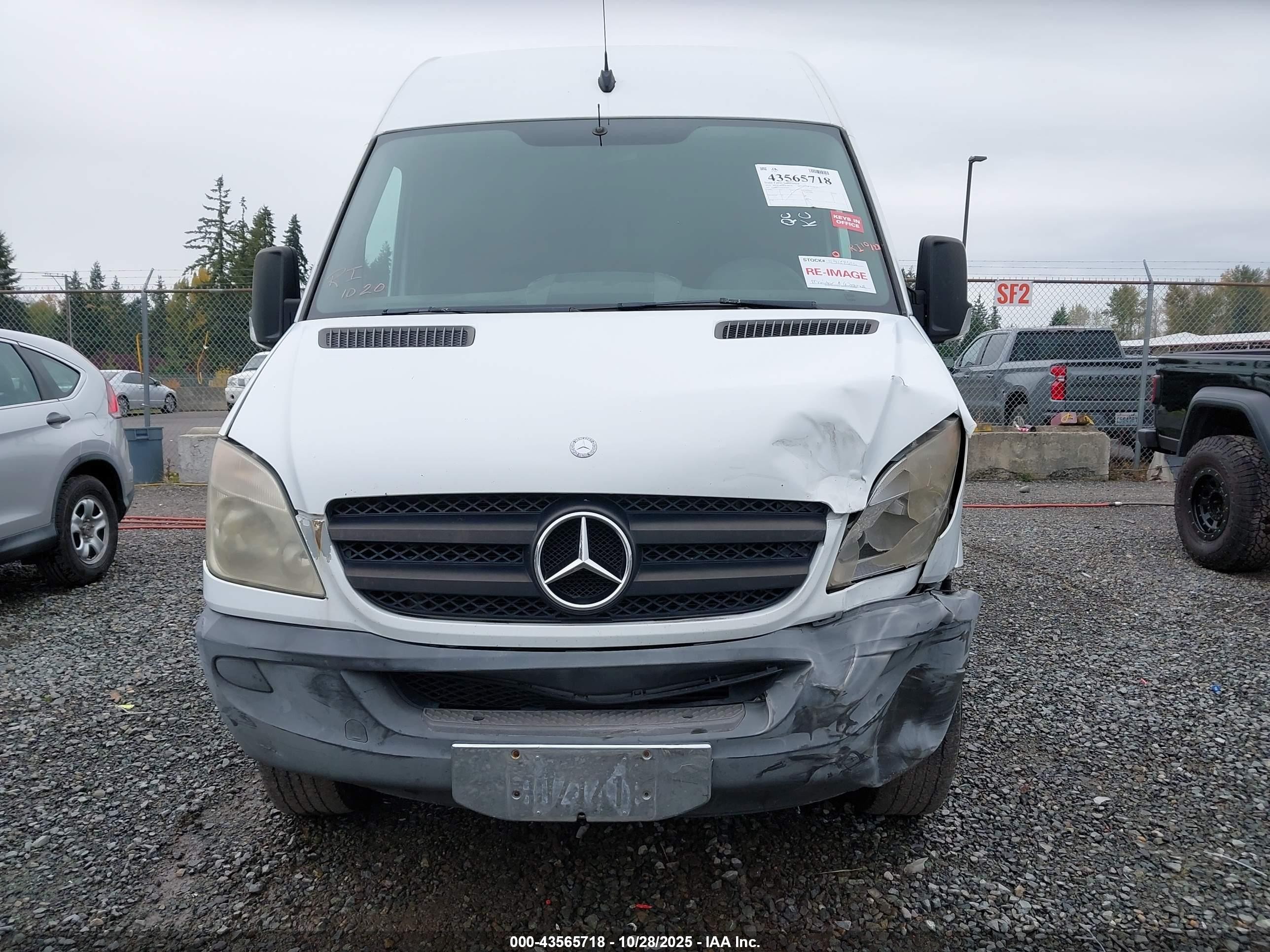 2010 Mercedes-benz Sprinter Van 2500   White vin: WD3PE7CC9A5434950