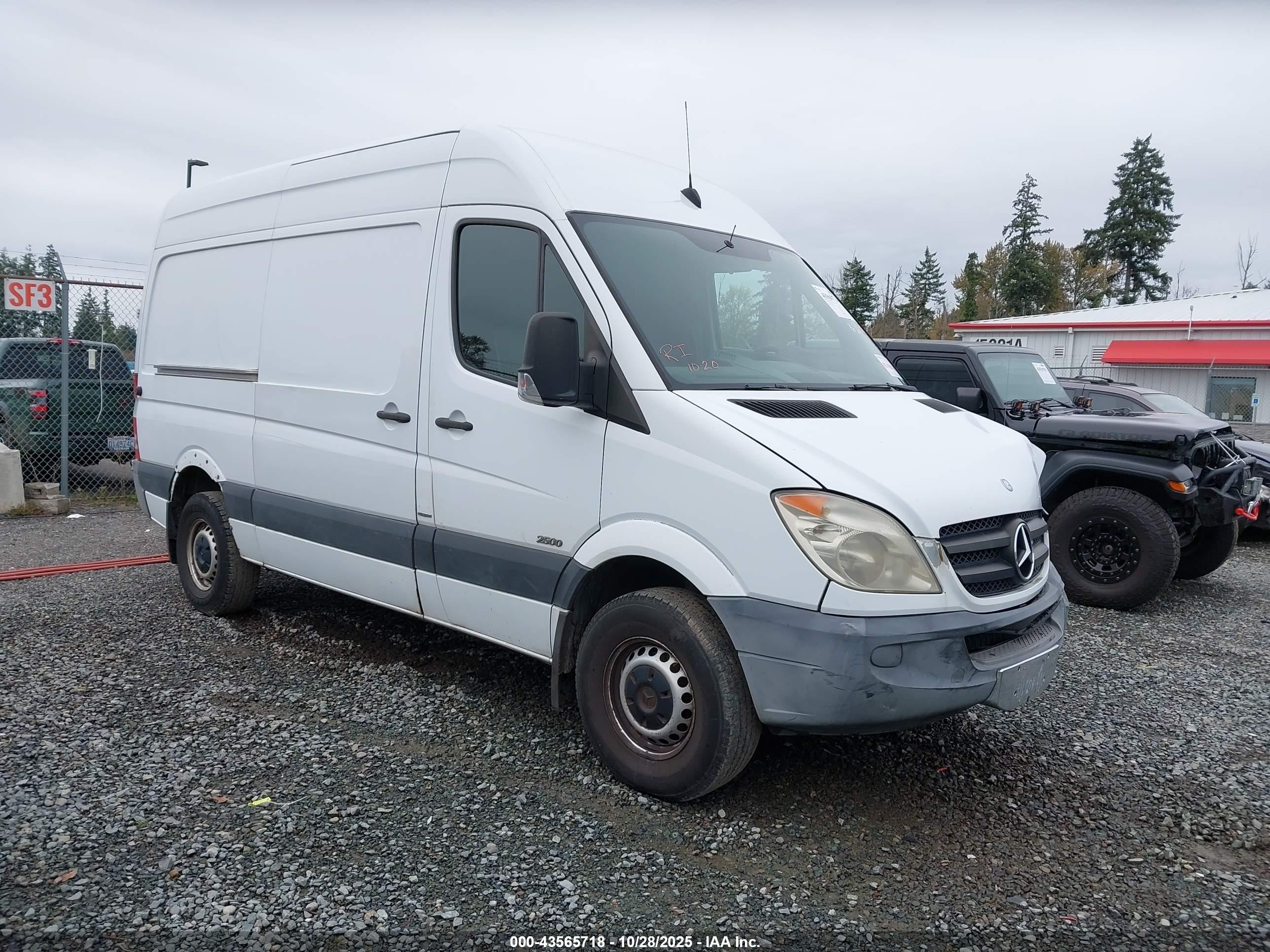 2010 Mercedes-benz Sprinter Van 2500   White vin: WD3PE7CC9A5434950