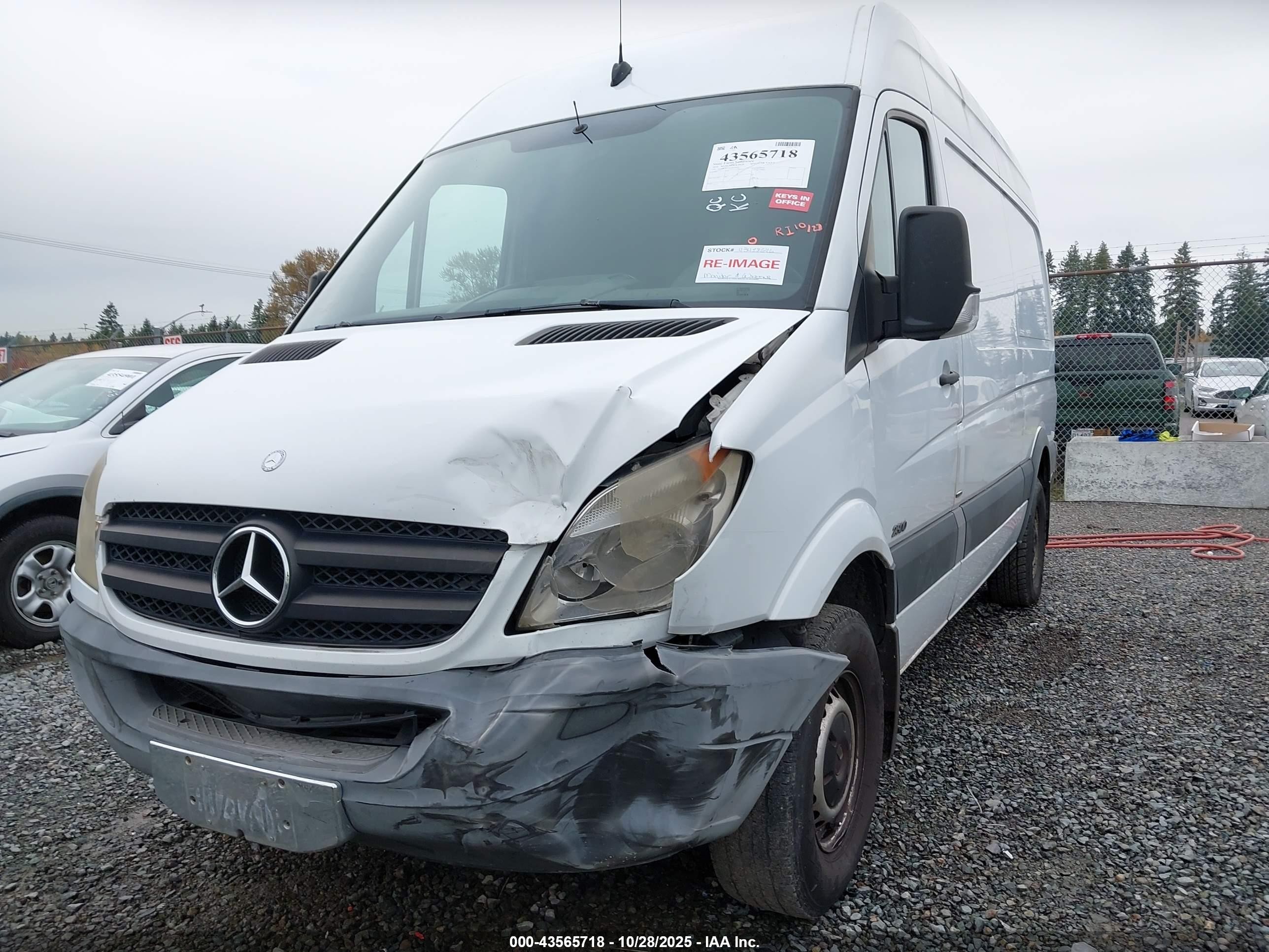 2010 Mercedes-benz Sprinter Van 2500   White vin: WD3PE7CC9A5434950