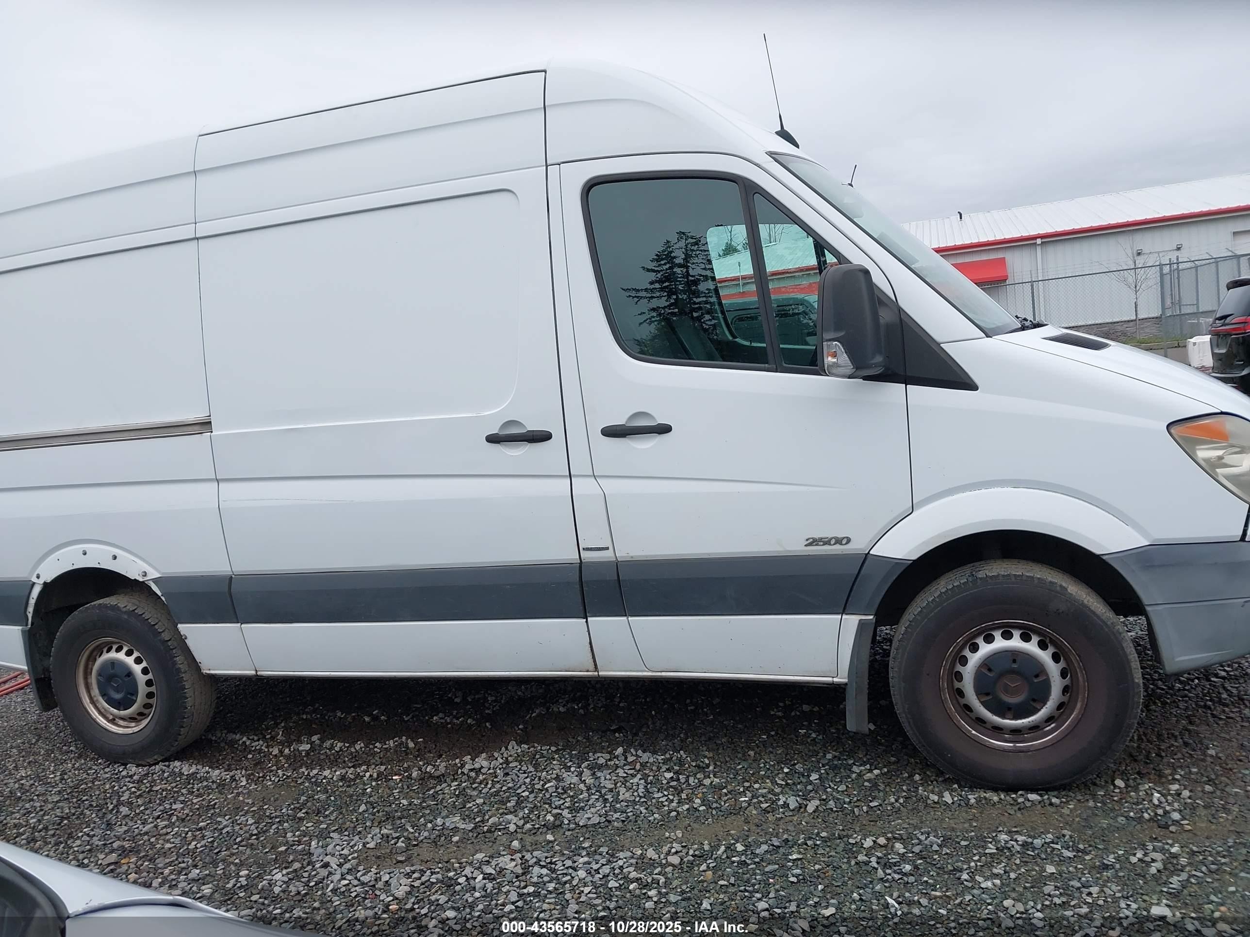 2010 Mercedes-benz Sprinter Van 2500   White vin: WD3PE7CC9A5434950