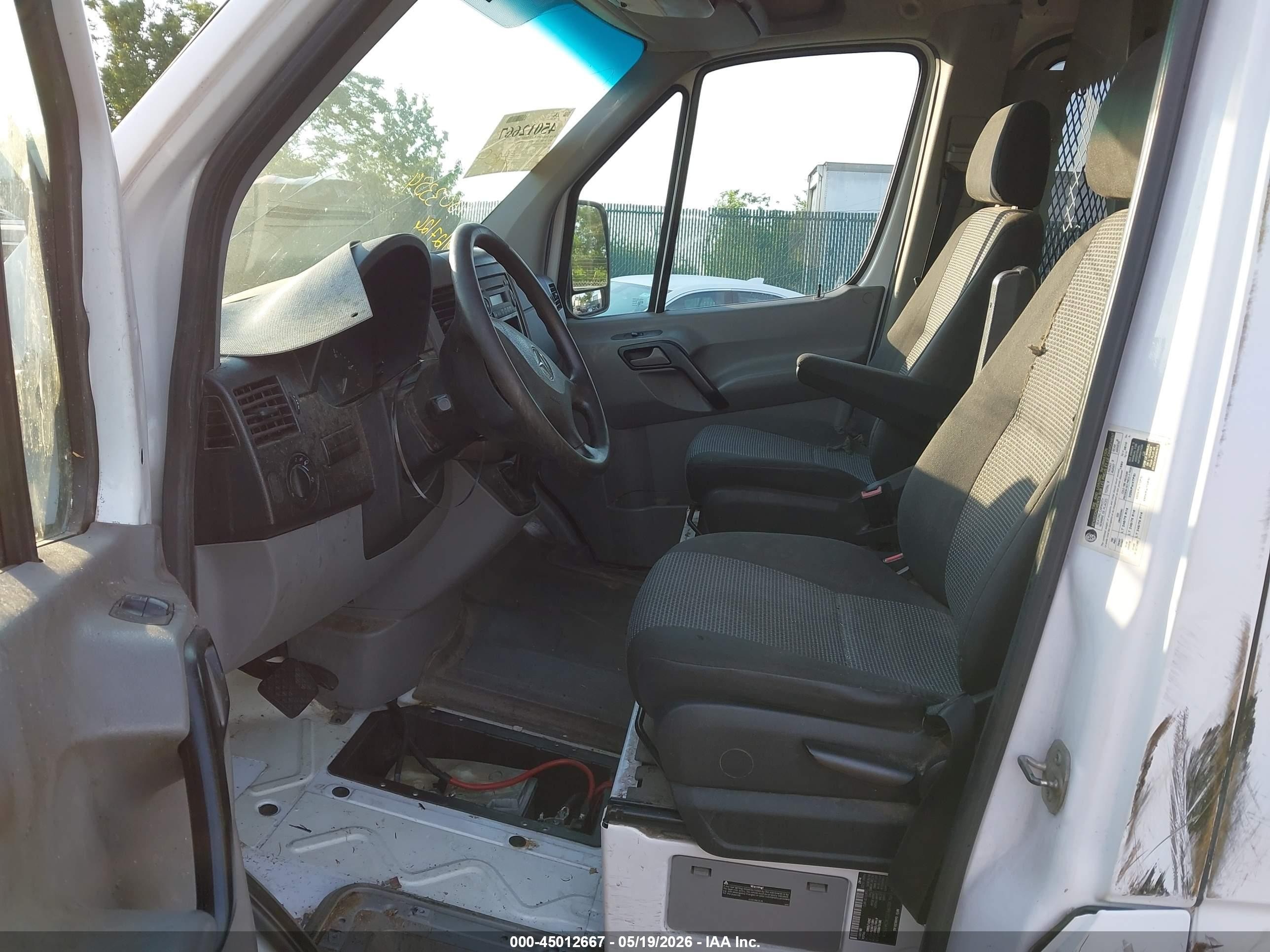 2012 Mercedes-benz Sprinter 2500 Normal Roof White vin: WD3PE7CC9C5615016
