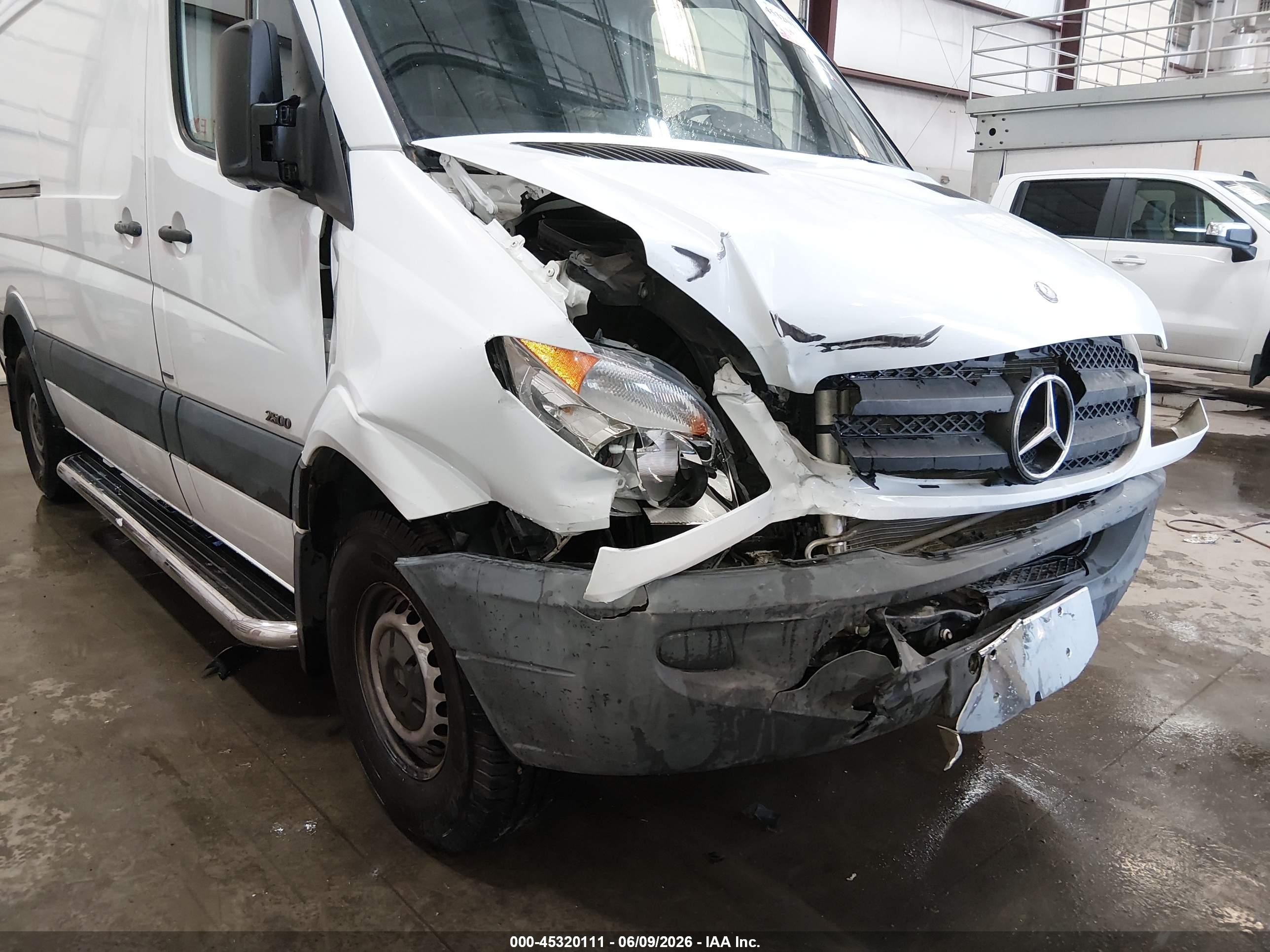 2013 Mercedes-benz Sprinter 2500 Normal Roof White vin: WD3PE7CC9D5738428