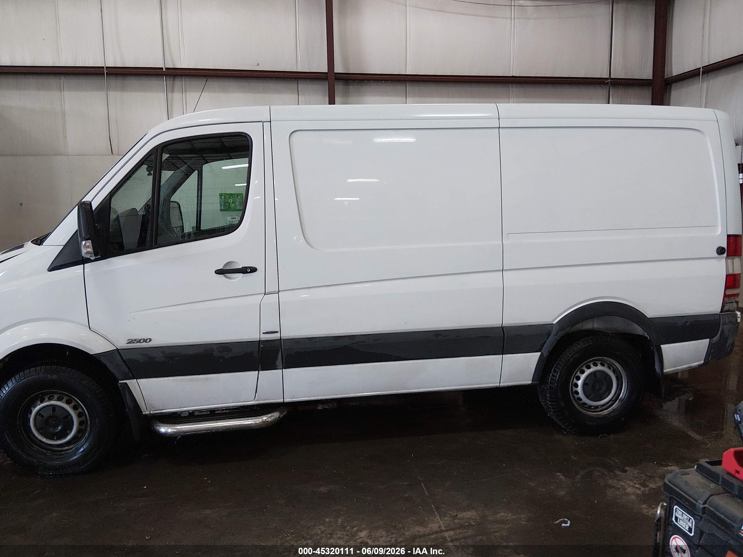 2013 Mercedes-benz Sprinter 2500 Normal Roof White vin: WD3PE7CC9D5738428