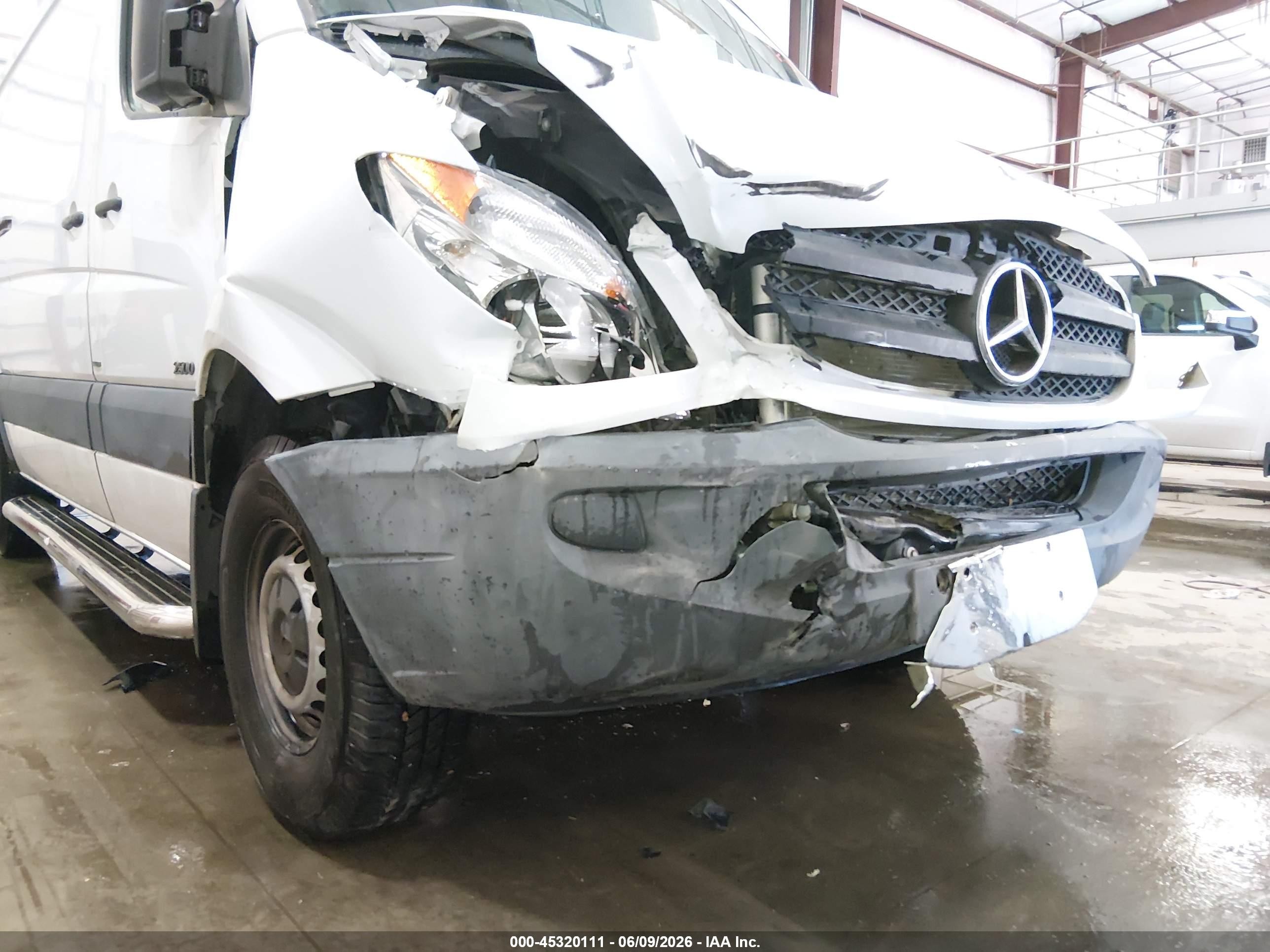 2013 Mercedes-benz Sprinter 2500 Normal Roof White vin: WD3PE7CC9D5738428