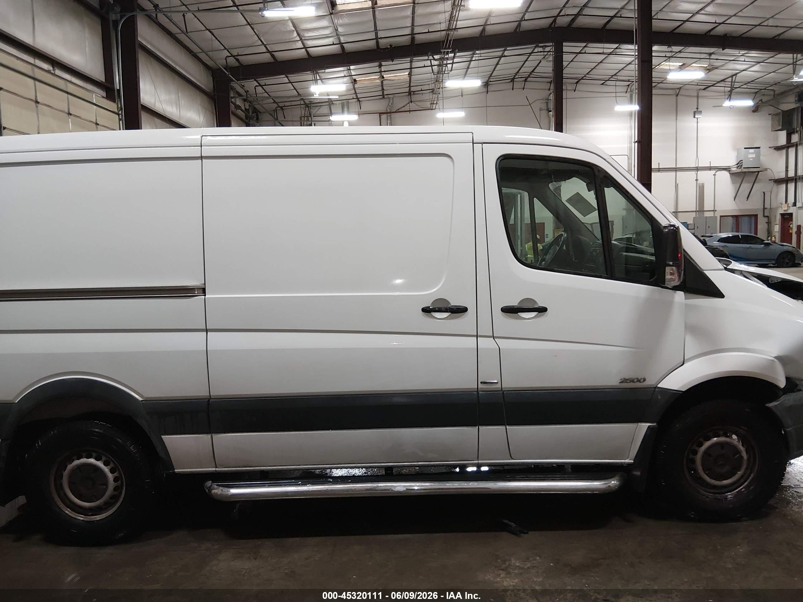 2013 Mercedes-benz Sprinter 2500 Normal Roof White vin: WD3PE7CC9D5738428