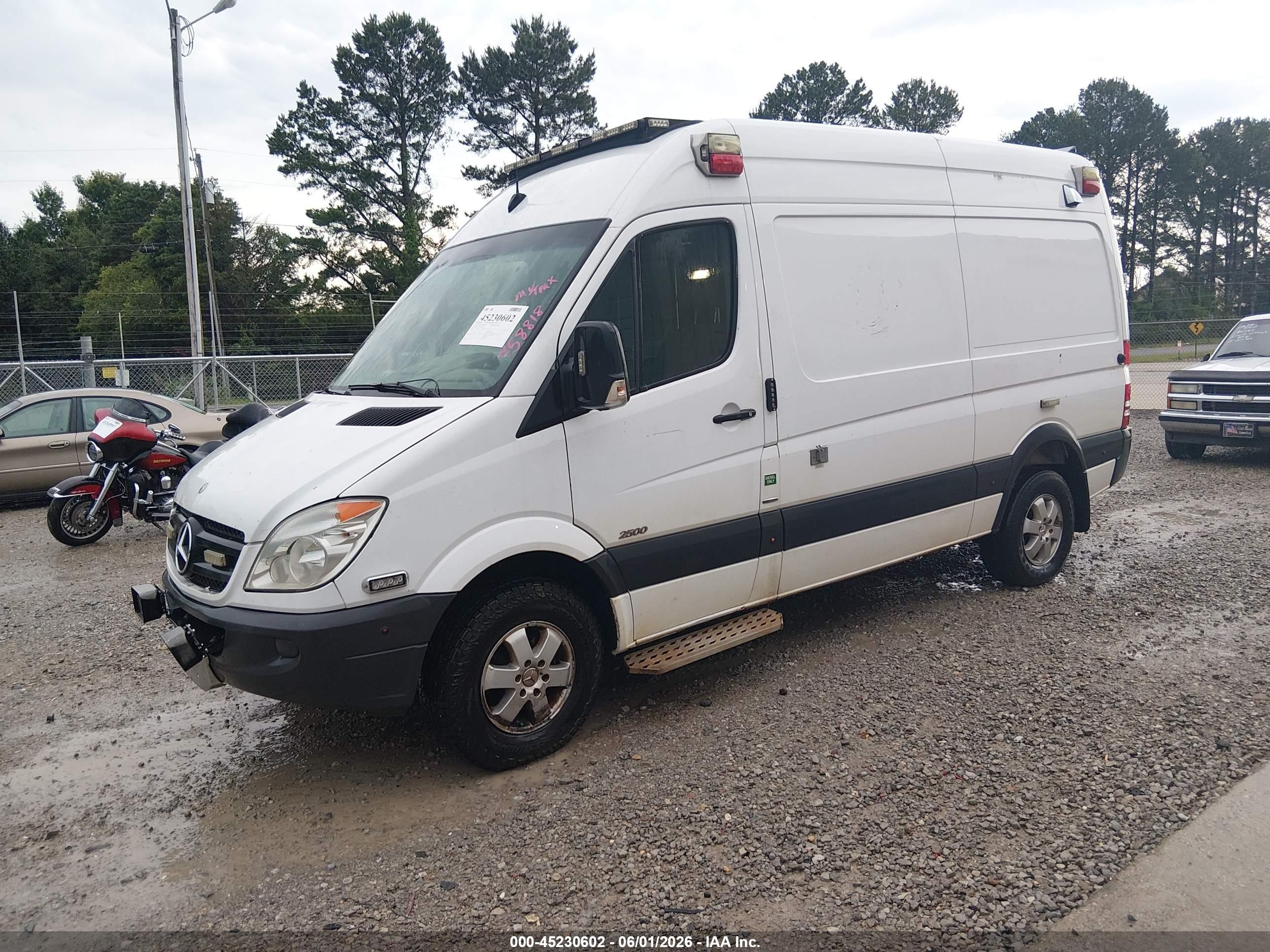 2013 Mercedes-benz Sprinter 2500 Normal Roof Белый vin: WD3PE7CD0D5758818