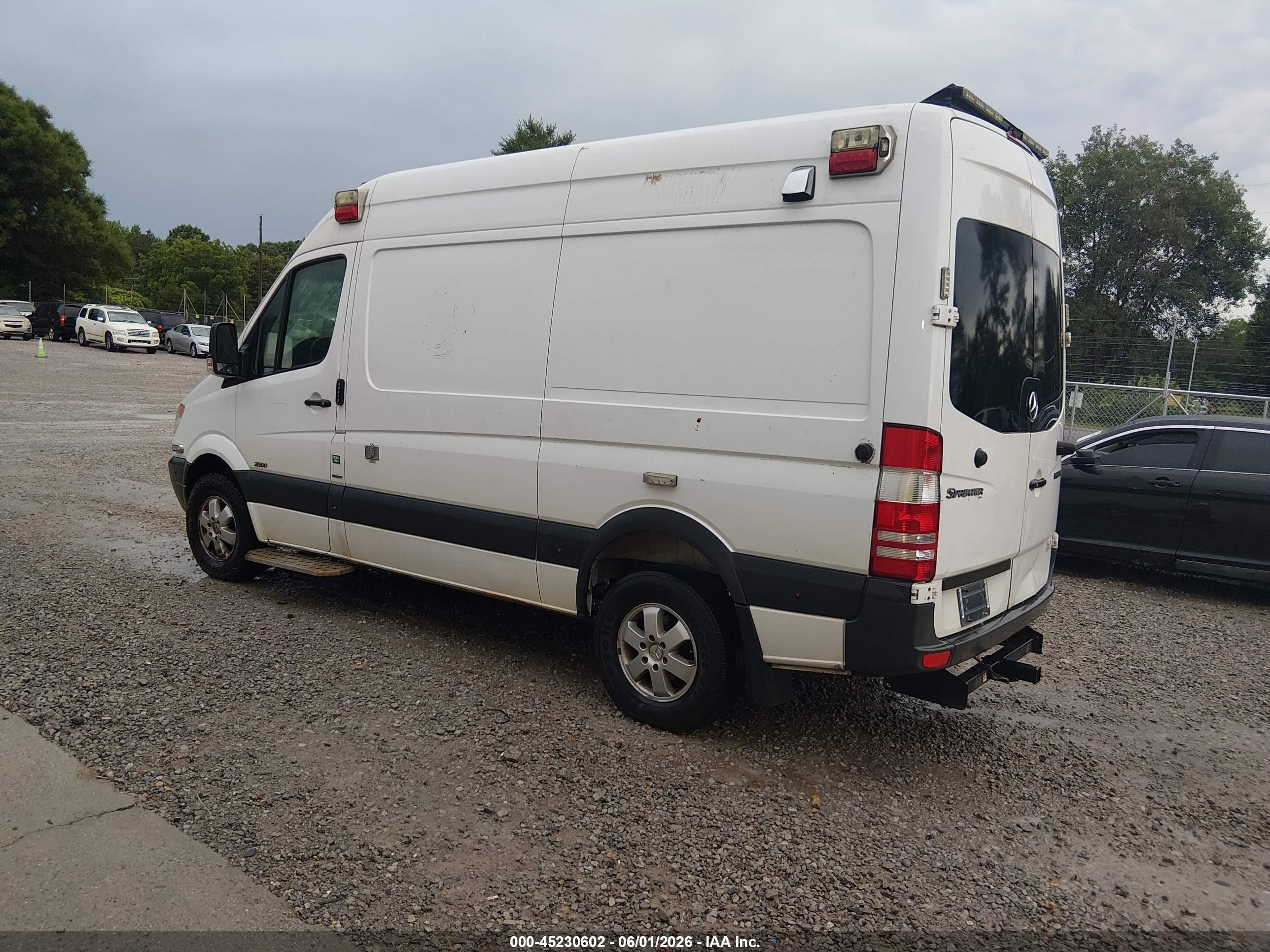 2013 Mercedes-benz Sprinter 2500 Normal Roof Белый vin: WD3PE7CD0D5758818