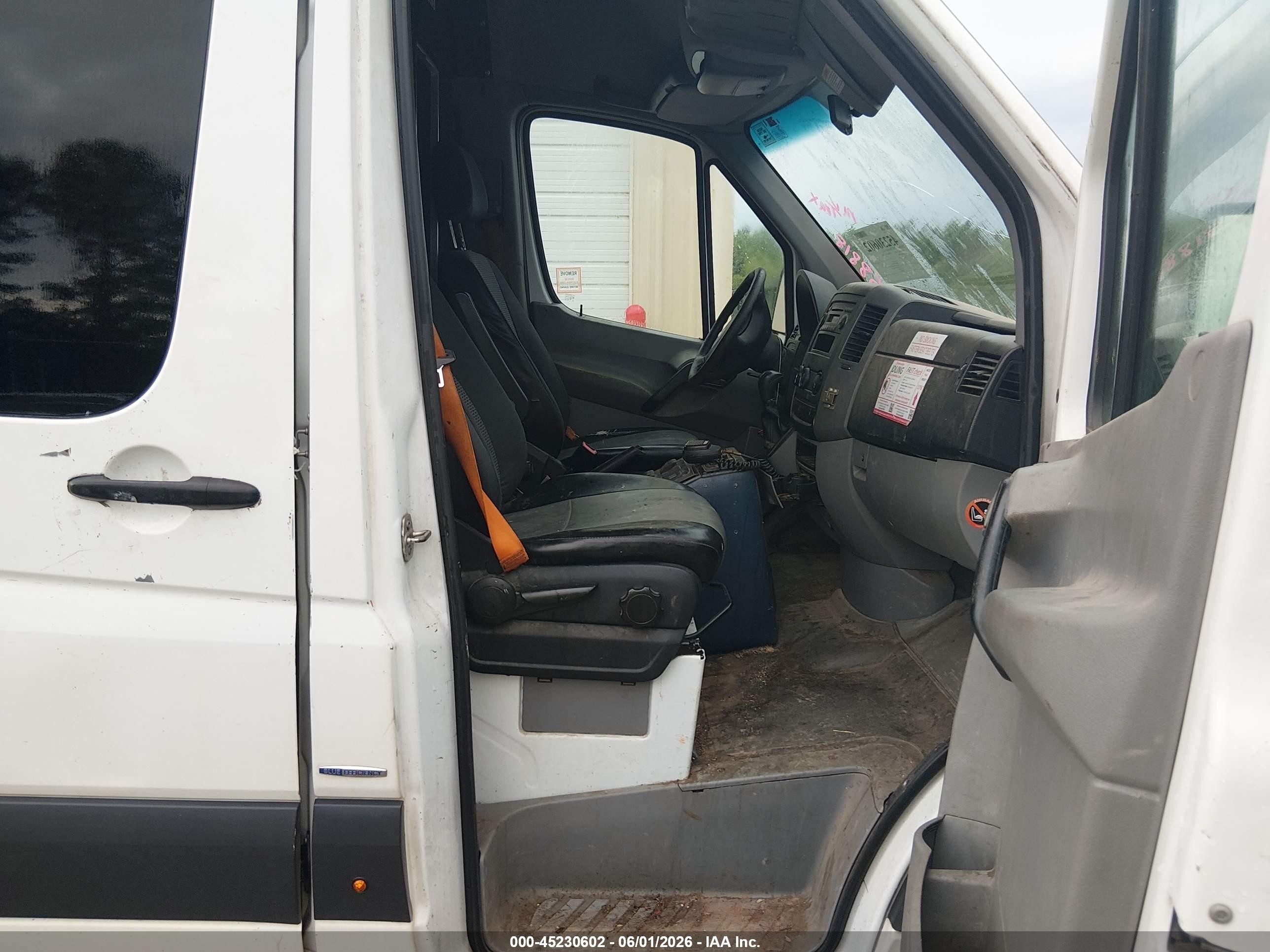 2013 Mercedes-benz Sprinter 2500 Normal Roof Белый vin: WD3PE7CD0D5758818