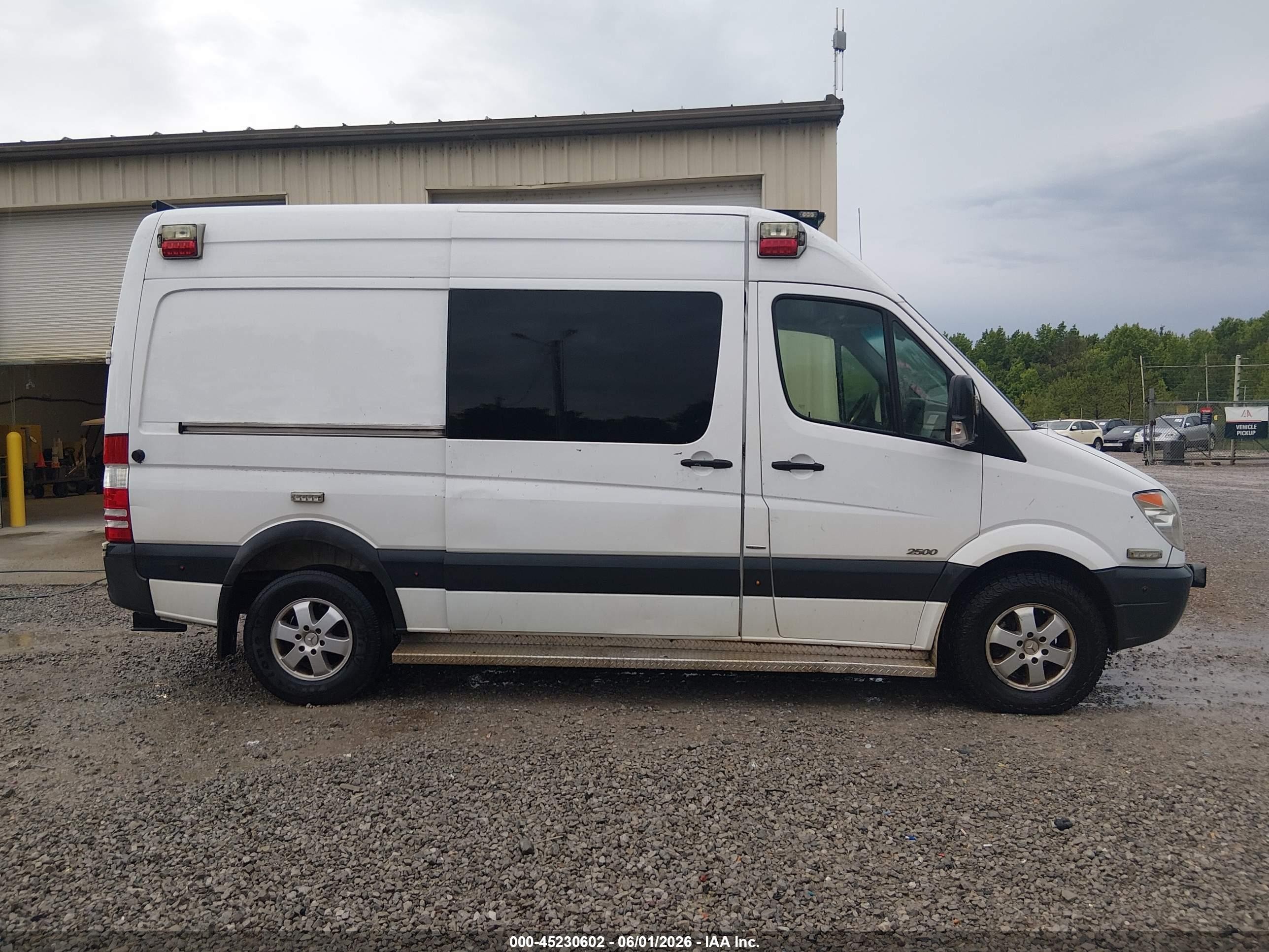 2013 Mercedes-benz Sprinter 2500 Normal Roof Белый vin: WD3PE7CD0D5758818