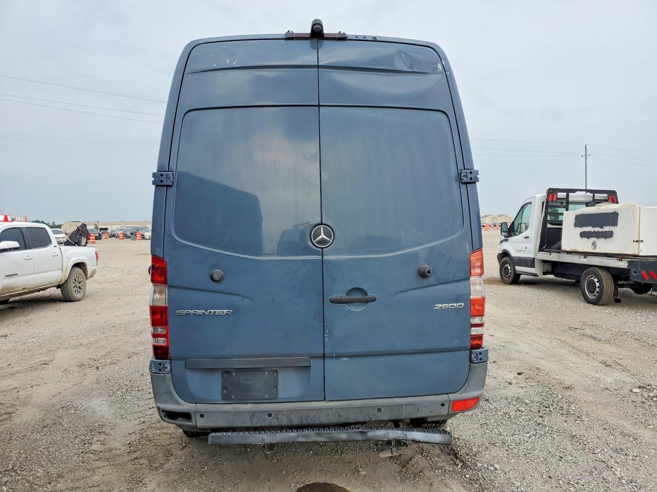 2018 Mercedes-benz Sprinter 2500 Синий vin: WD3PE7CD3JP622442
