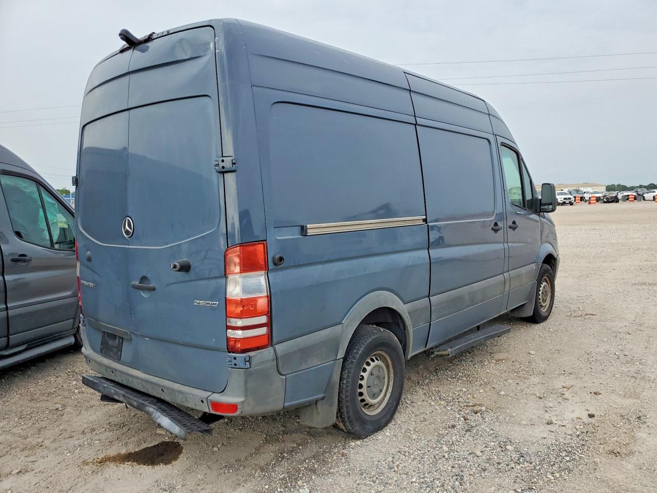 2018 Mercedes-benz Sprinter 2500 Синий vin: WD3PE7CD3JP622442