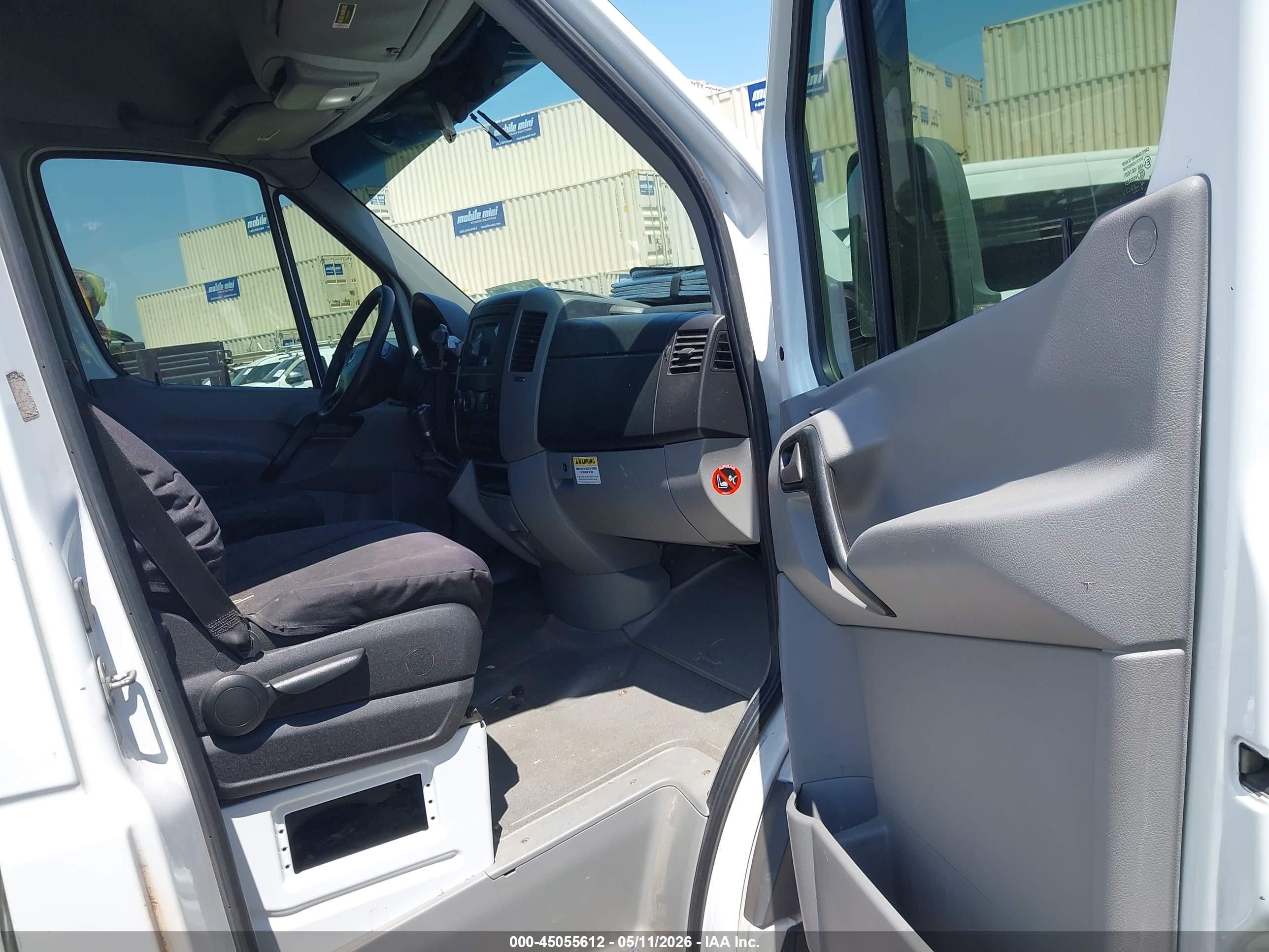 2017 Mercedes-benz Sprinter 2500 Standard Roof V6 Белый vin: WD3PE7CD6HP553286