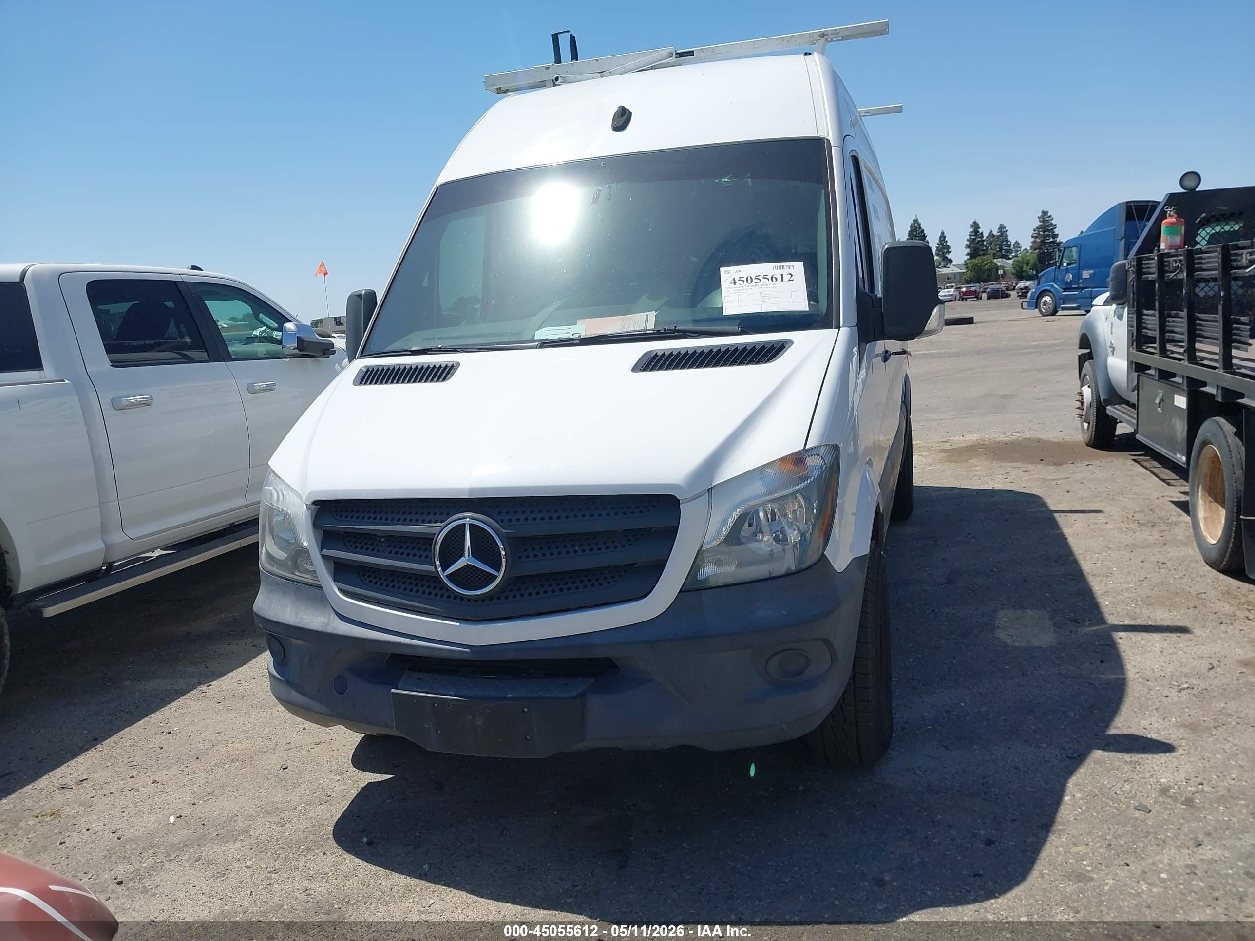 2017 Mercedes-benz Sprinter 2500 Standard Roof V6 Белый vin: WD3PE7CD6HP553286