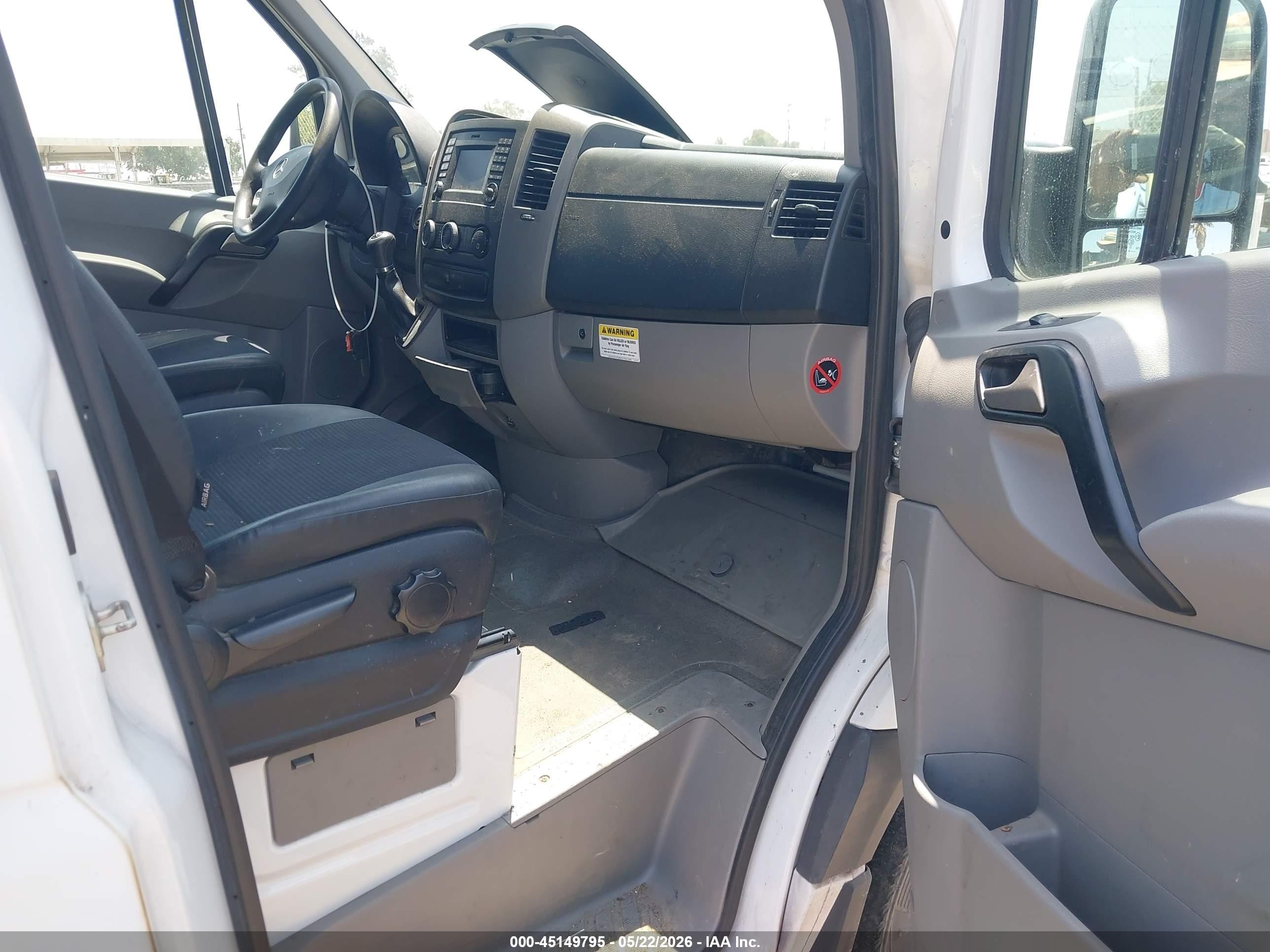 2018 Mercedes-benz Sprinter 2500 Standard Roof V6 Белый vin: WD3PE7CD6JP613508