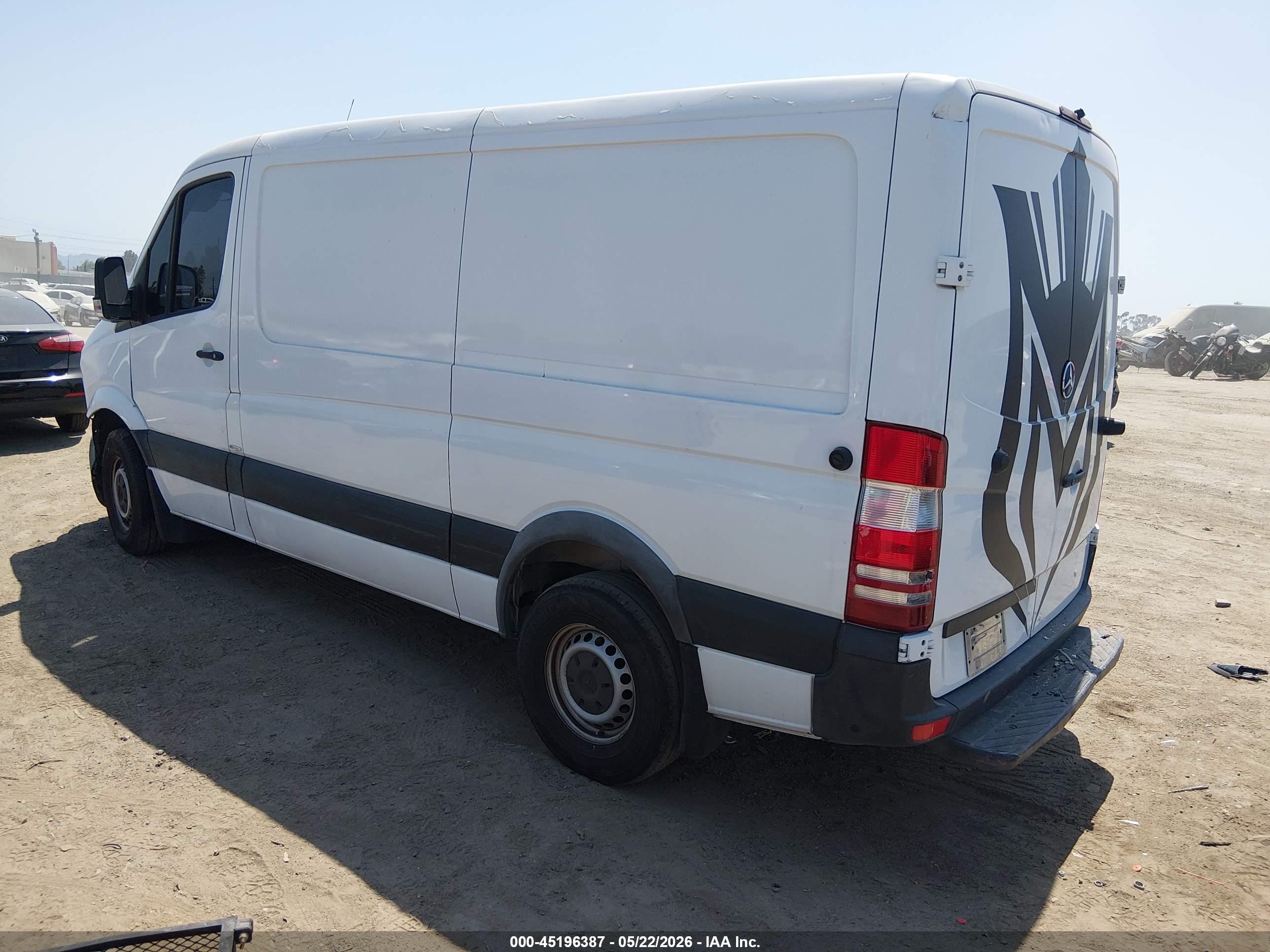 2015 Mercedes-benz Sprinter 2500 Normal Roof Белый vin: WD3PE7DC1FP172819