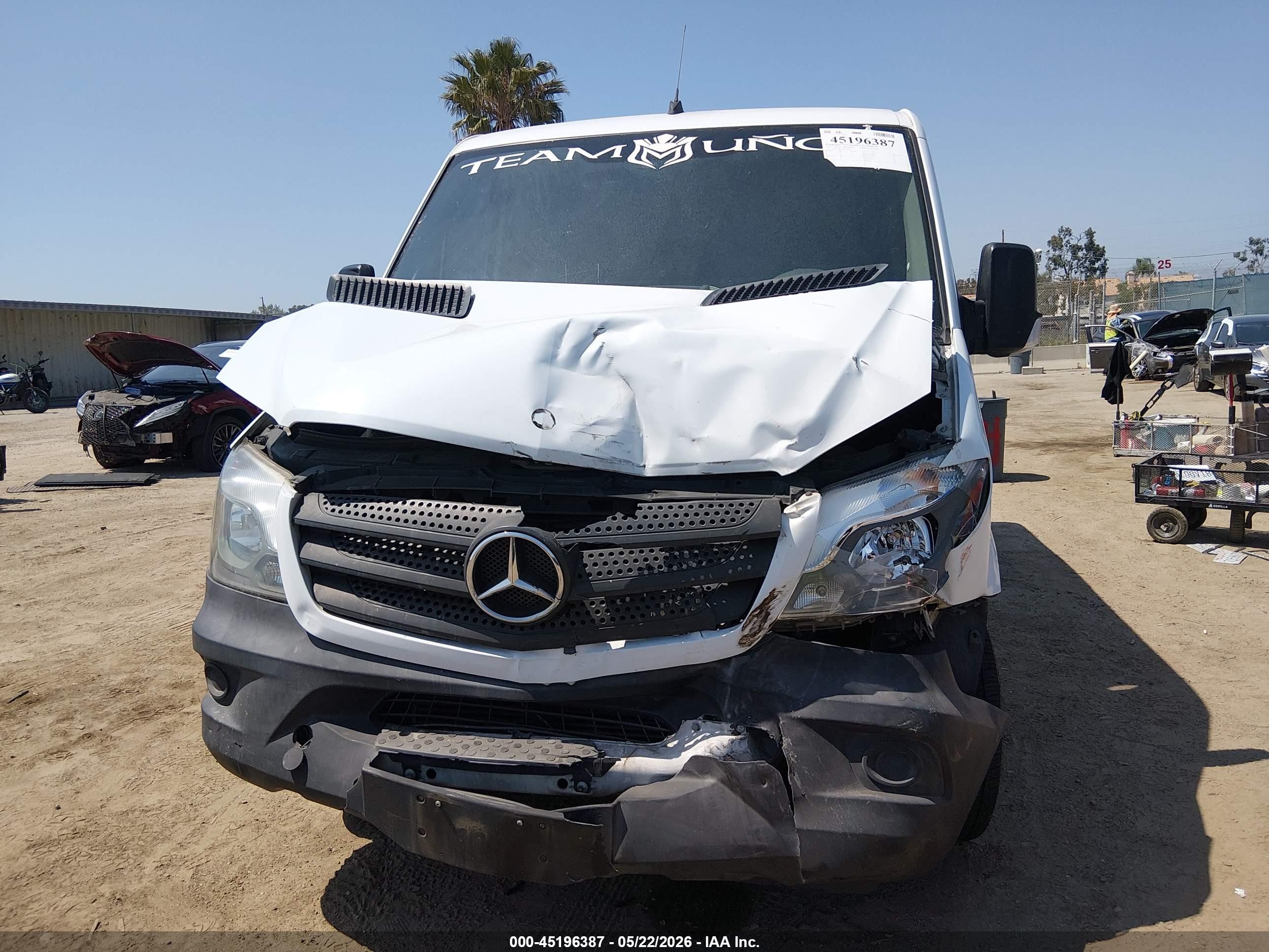 2015 Mercedes-benz Sprinter 2500 Normal Roof Белый vin: WD3PE7DC1FP172819