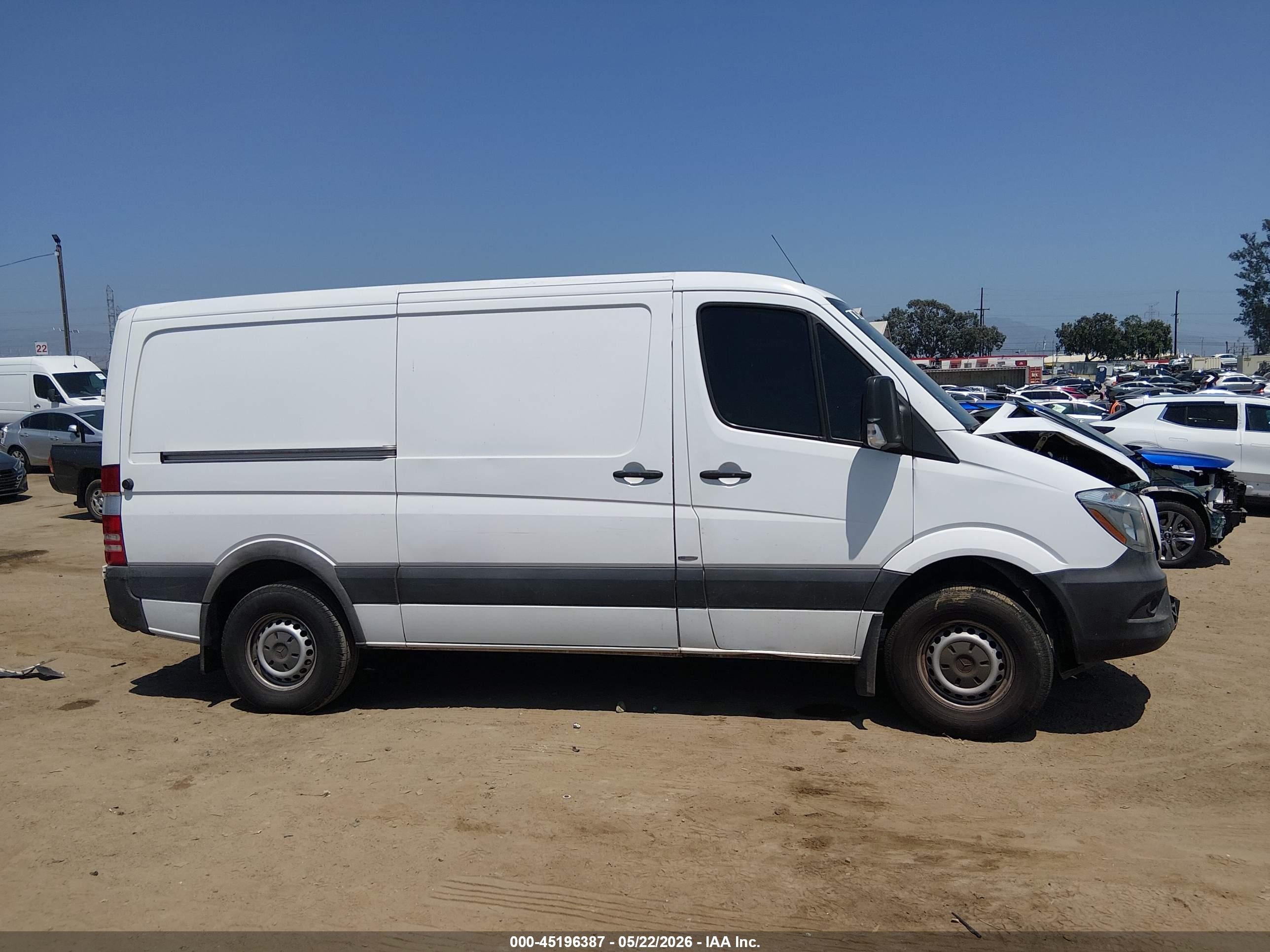 2015 Mercedes-benz Sprinter 2500 Normal Roof Белый vin: WD3PE7DC1FP172819