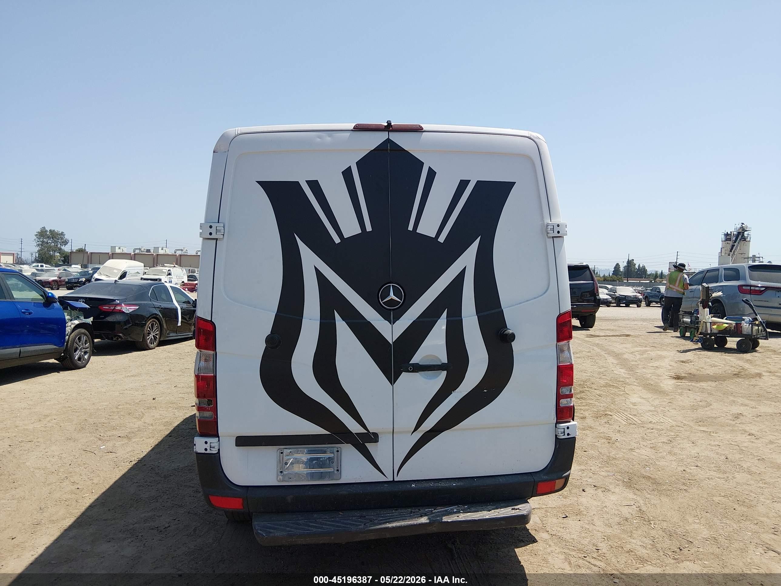 2015 Mercedes-benz Sprinter 2500 Normal Roof Белый vin: WD3PE7DC1FP172819