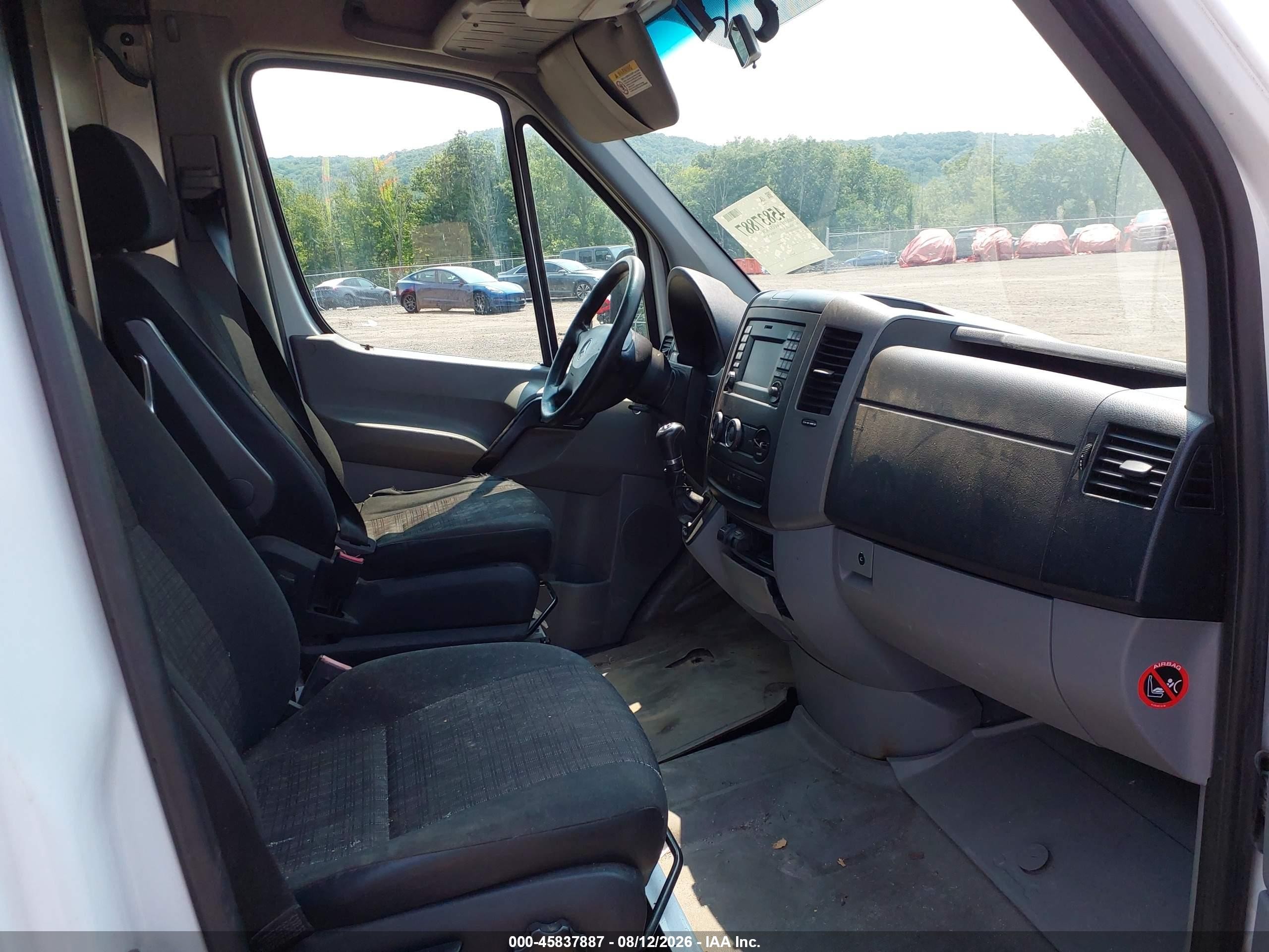 2014 Mercedes-benz Sprinter 2500 Normal Roof White vin: WD3PE7DC6E5856372
