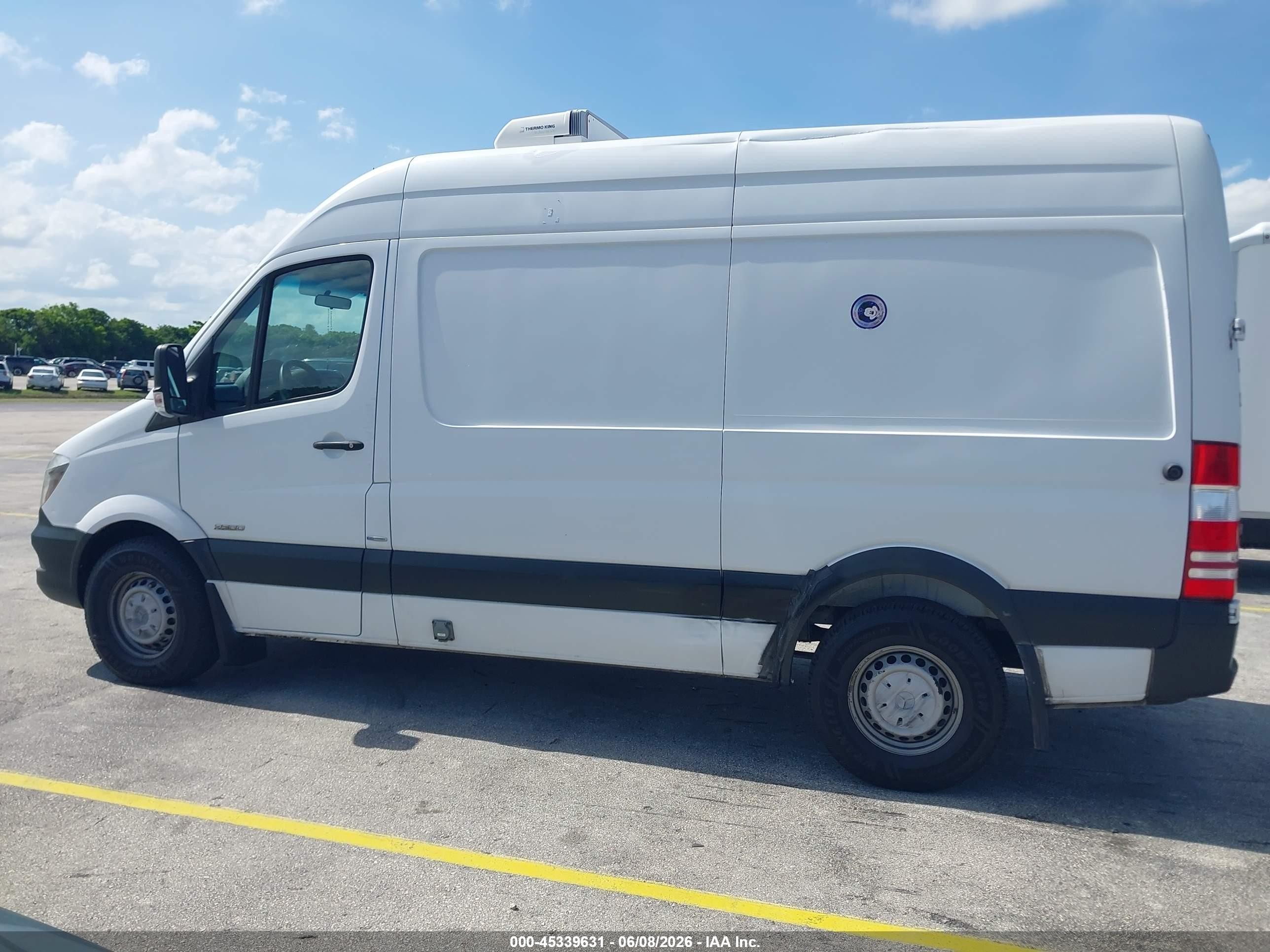 2016 Mercedes-benz Sprinter 2500 Normal Roof White vin: WD3PE7DD9GP177857