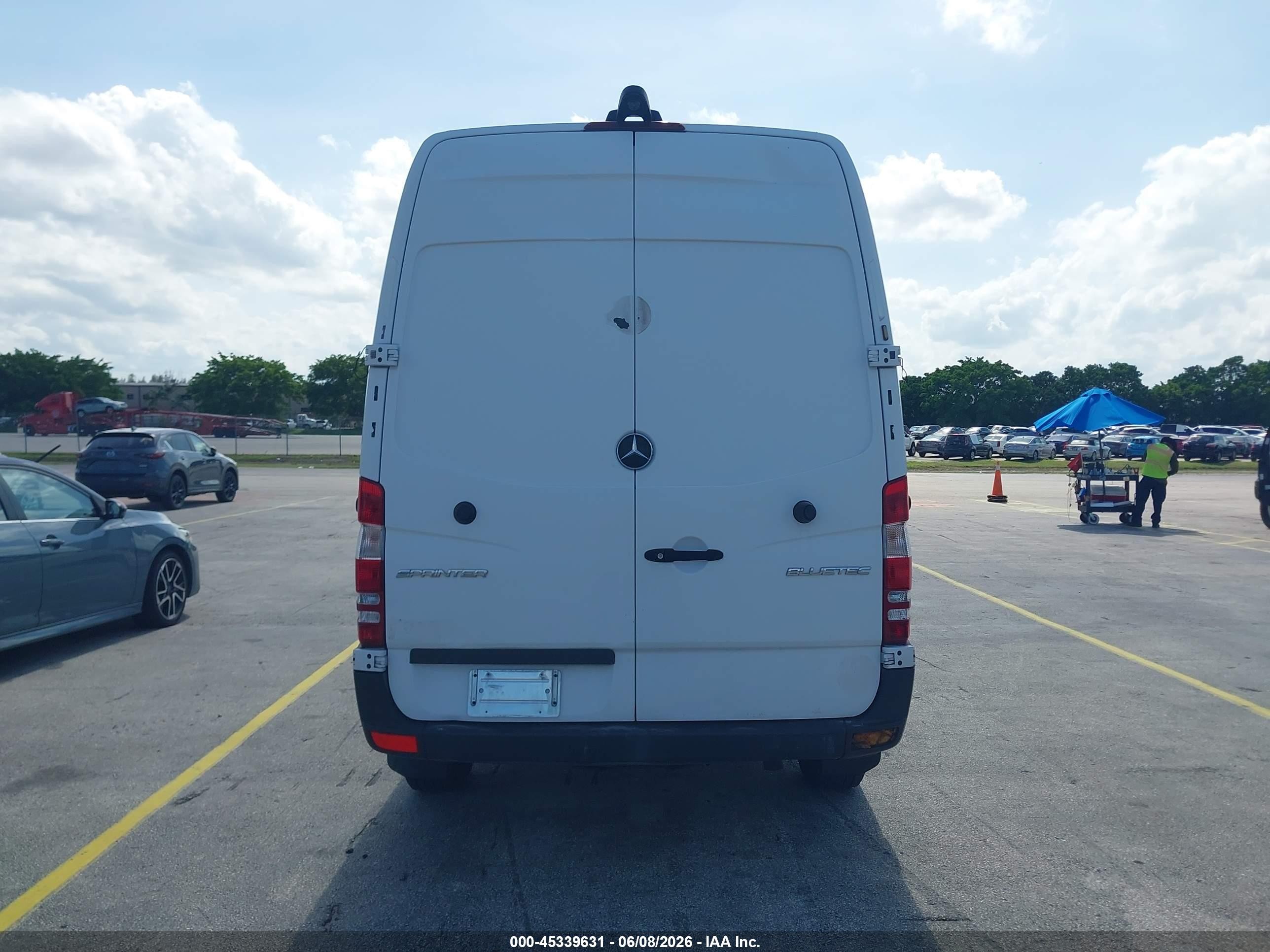2016 Mercedes-benz Sprinter 2500 Normal Roof White vin: WD3PE7DD9GP177857