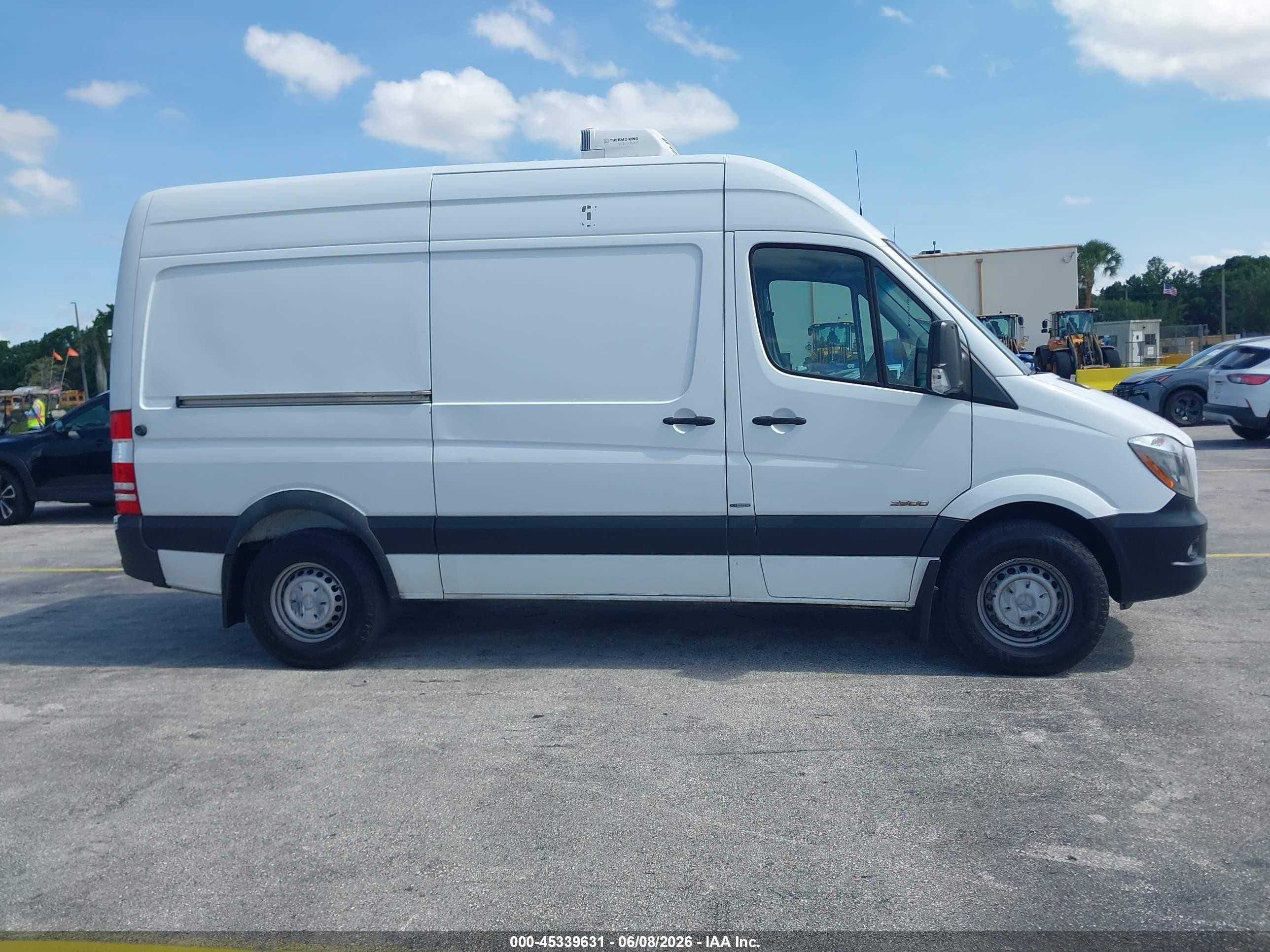 2016 Mercedes-benz Sprinter 2500 Normal Roof White vin: WD3PE7DD9GP177857