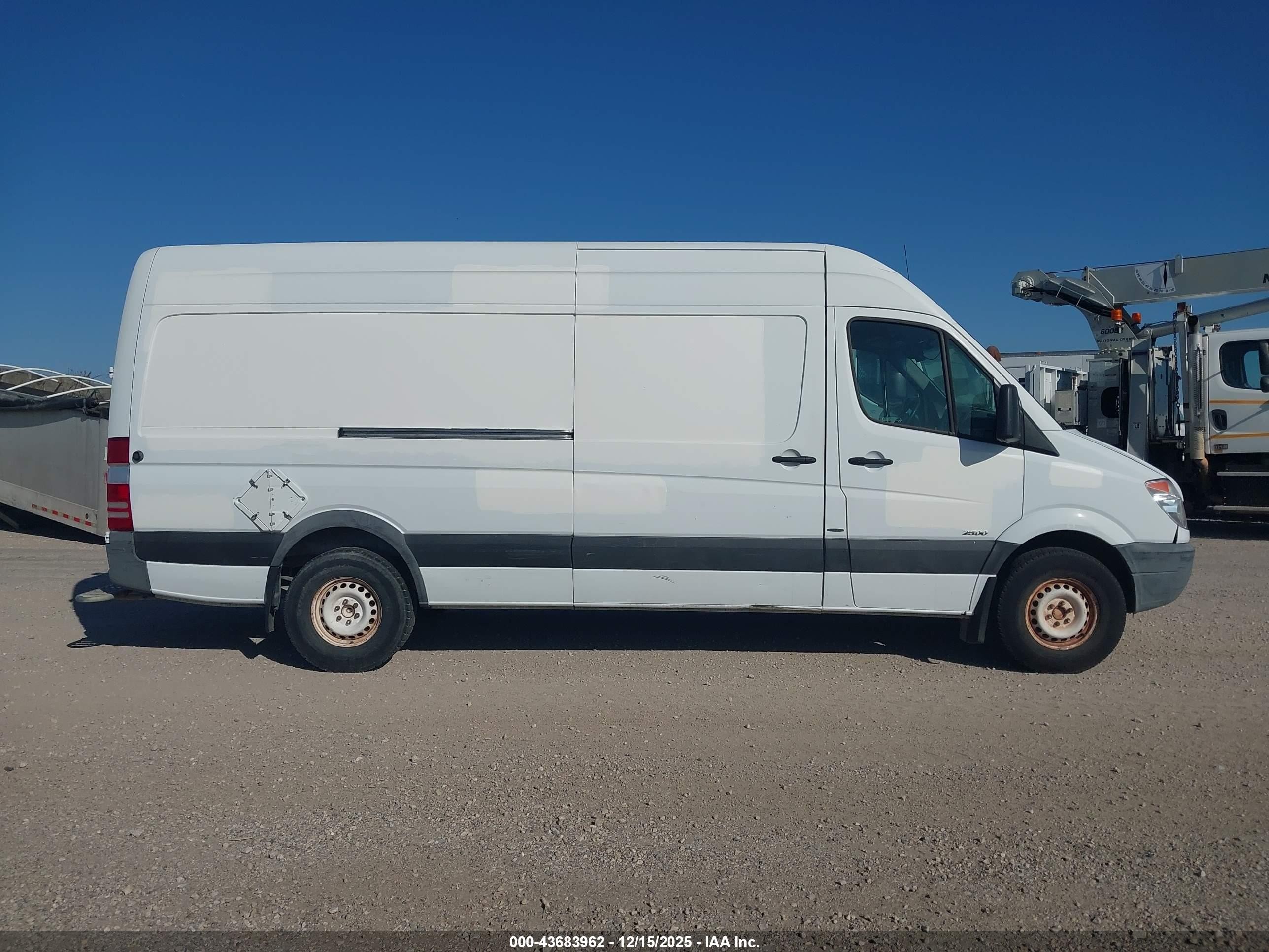 2011 Mercedes-benz Sprinter 2500 High Roof White vin: WD3PE8CB1B5579429