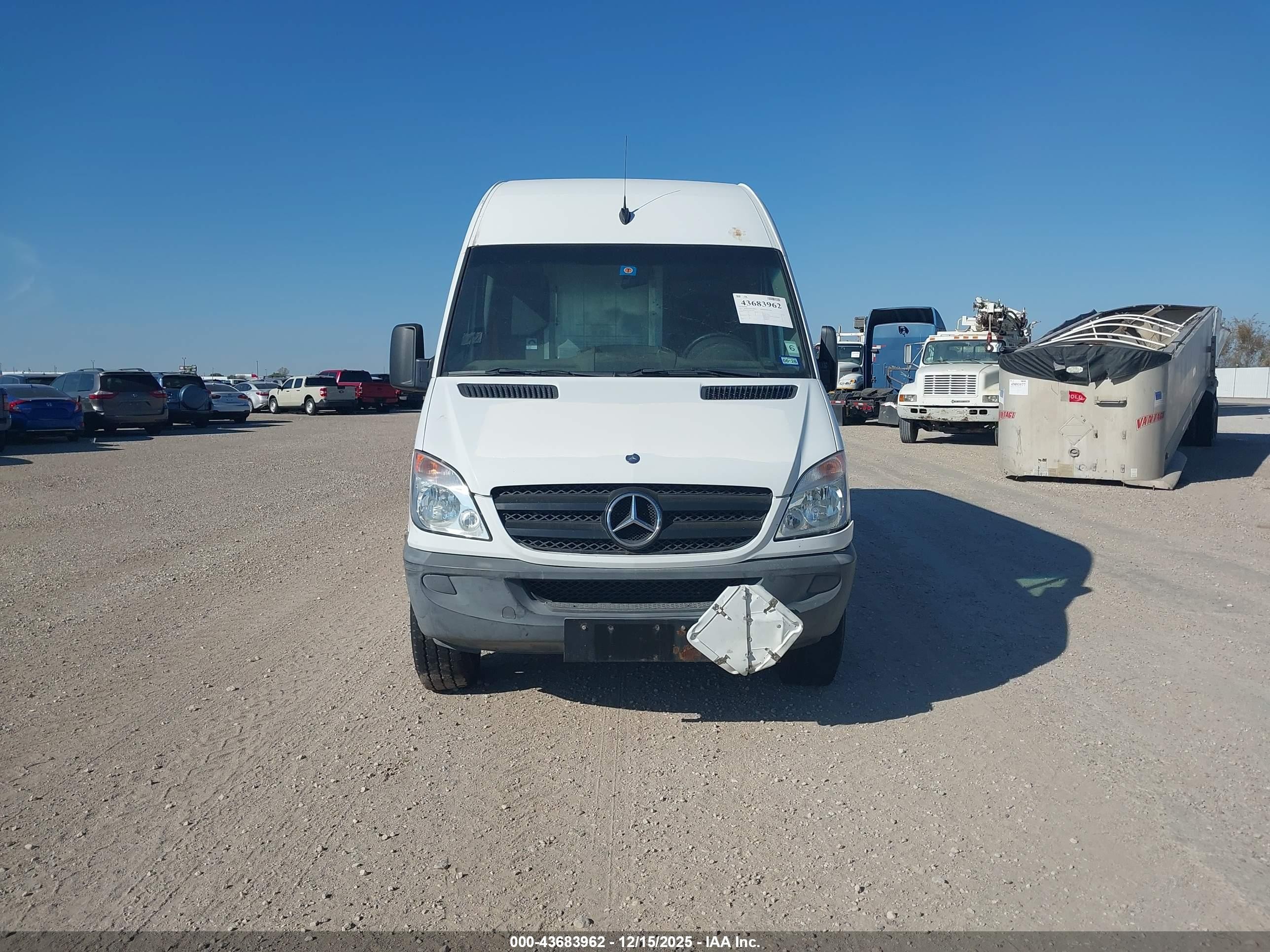 2011 Mercedes-benz Sprinter 2500 High Roof White vin: WD3PE8CB1B5579429