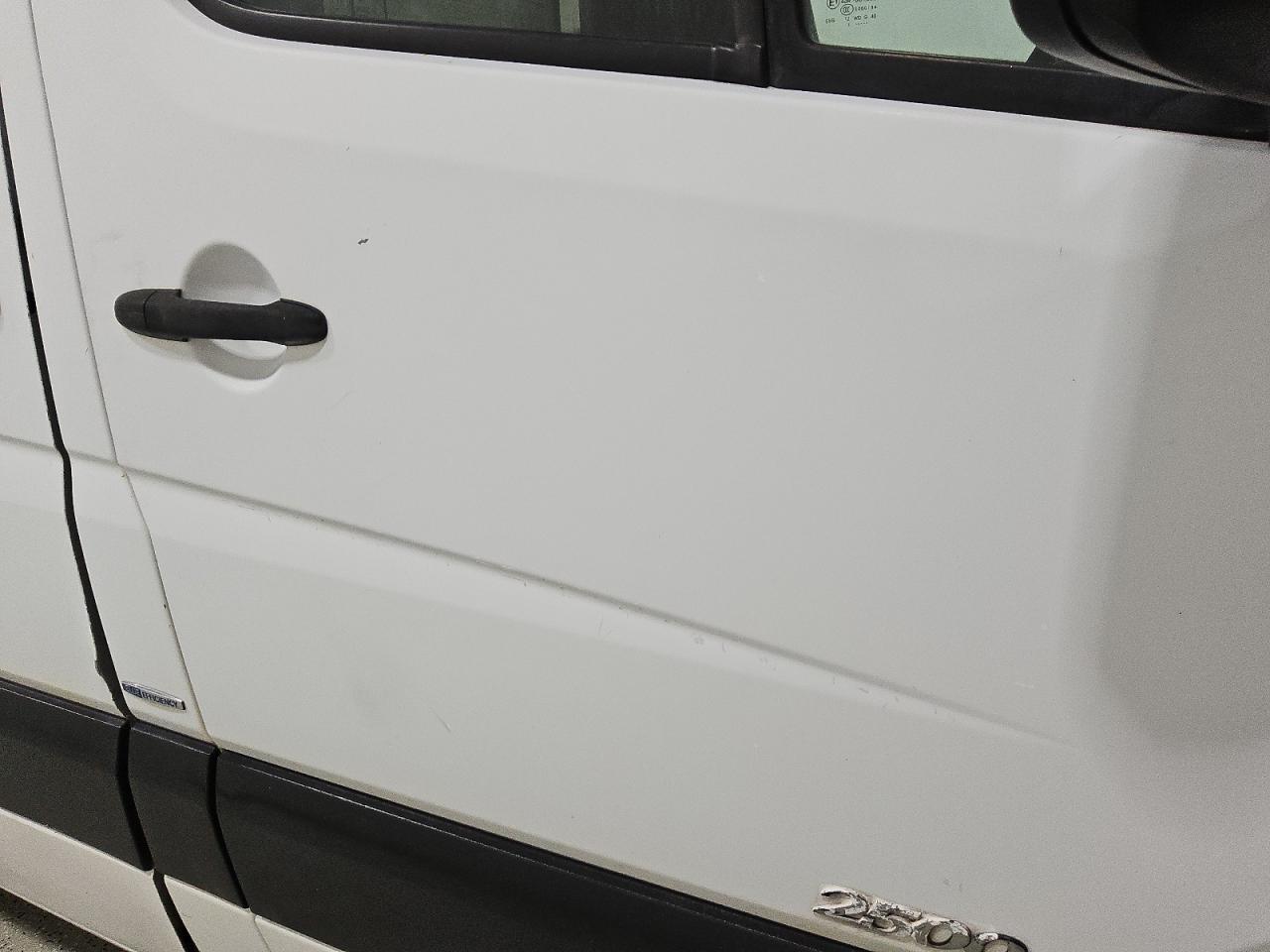 2012 Mercedes-benz Sprinter 2500 White vin: WD3PE8CB3C5612268 Damage: Right Front Door, Heavy Scratch, 1/2 To 1 Inch