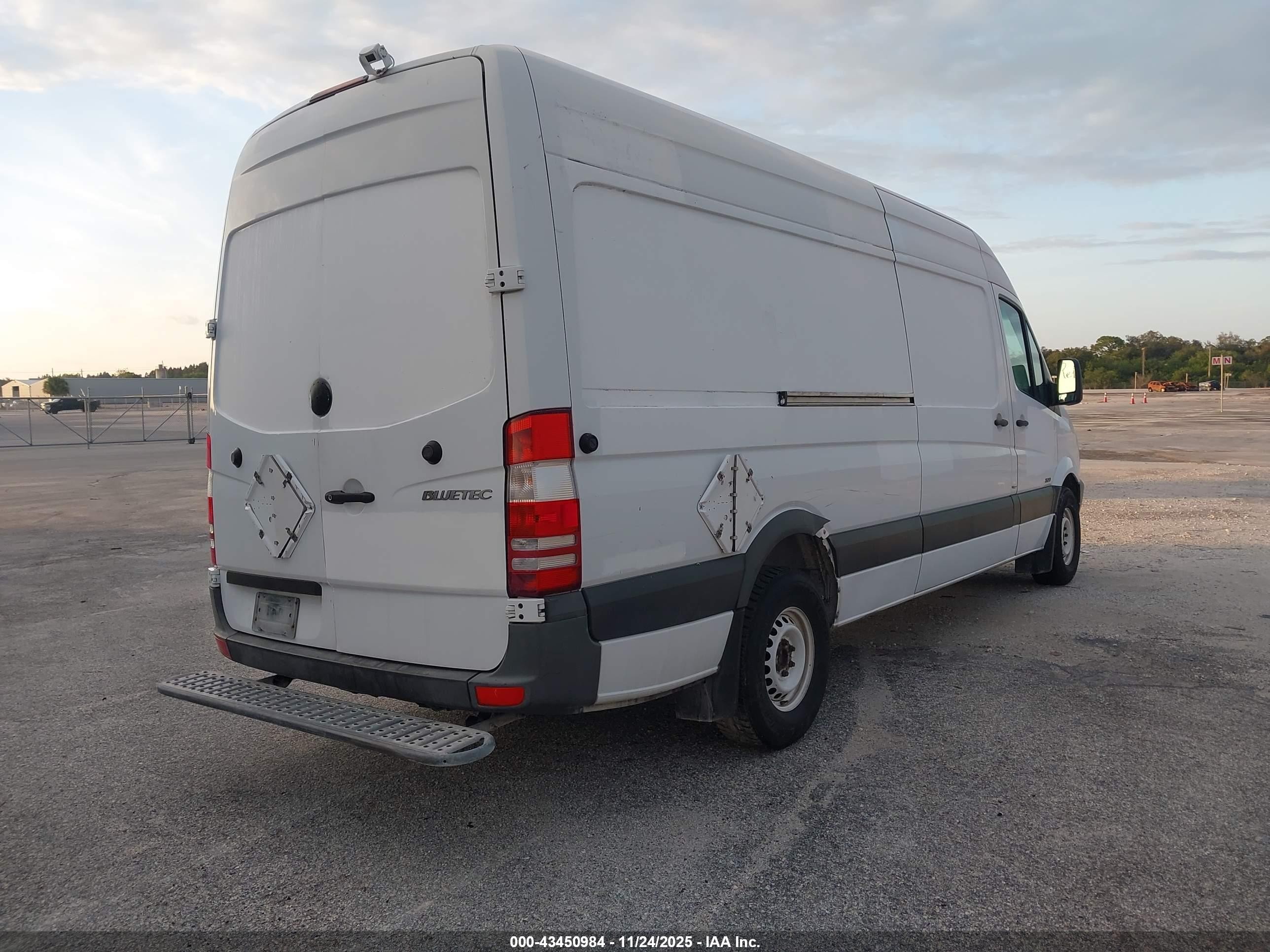 2011 Mercedes-benz Sprinter 2500 High Roof White vin: WD3PE8CB4B5560308