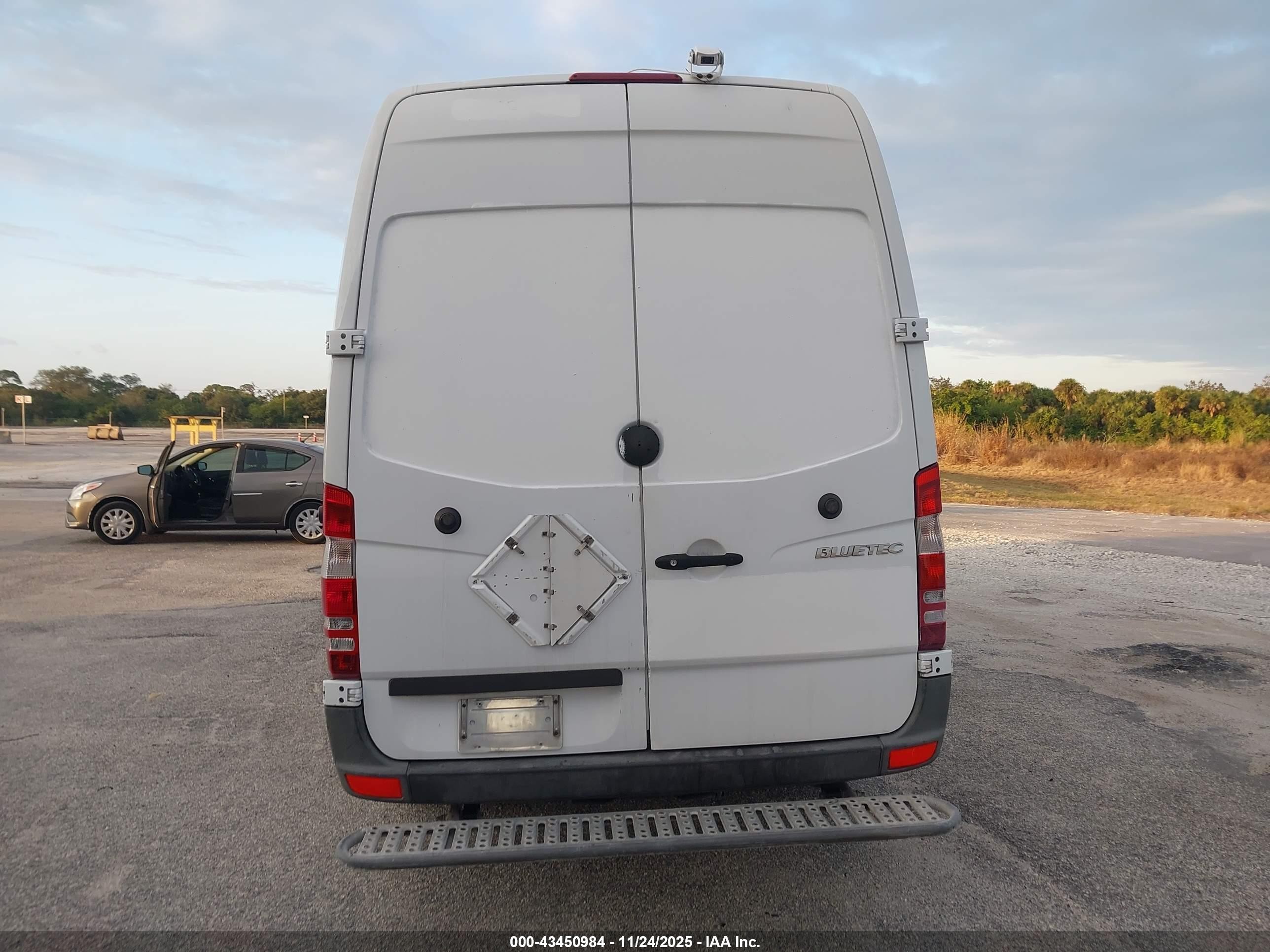 2011 Mercedes-benz Sprinter 2500 High Roof White vin: WD3PE8CB4B5560308