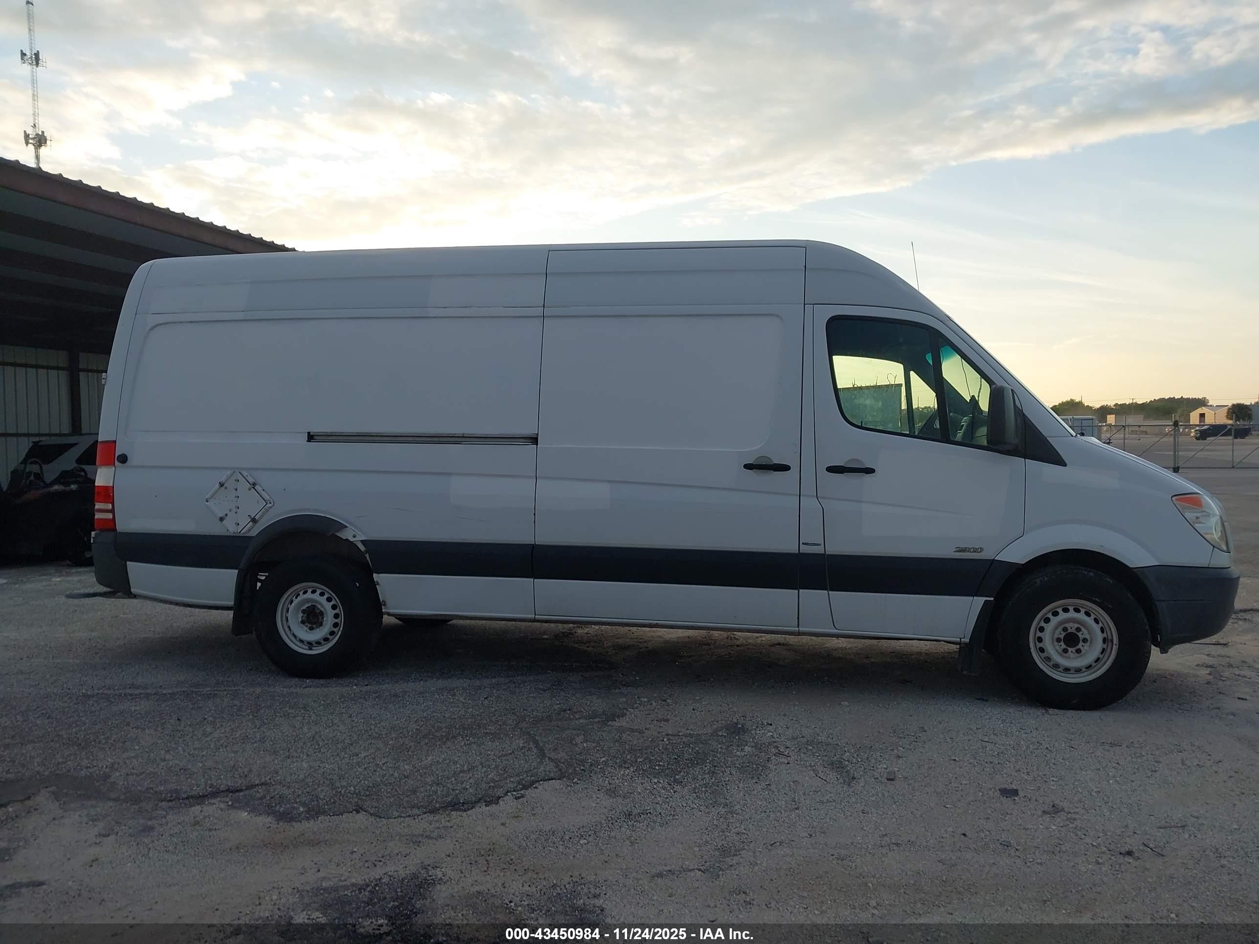2011 Mercedes-benz Sprinter 2500 High Roof White vin: WD3PE8CB4B5560308