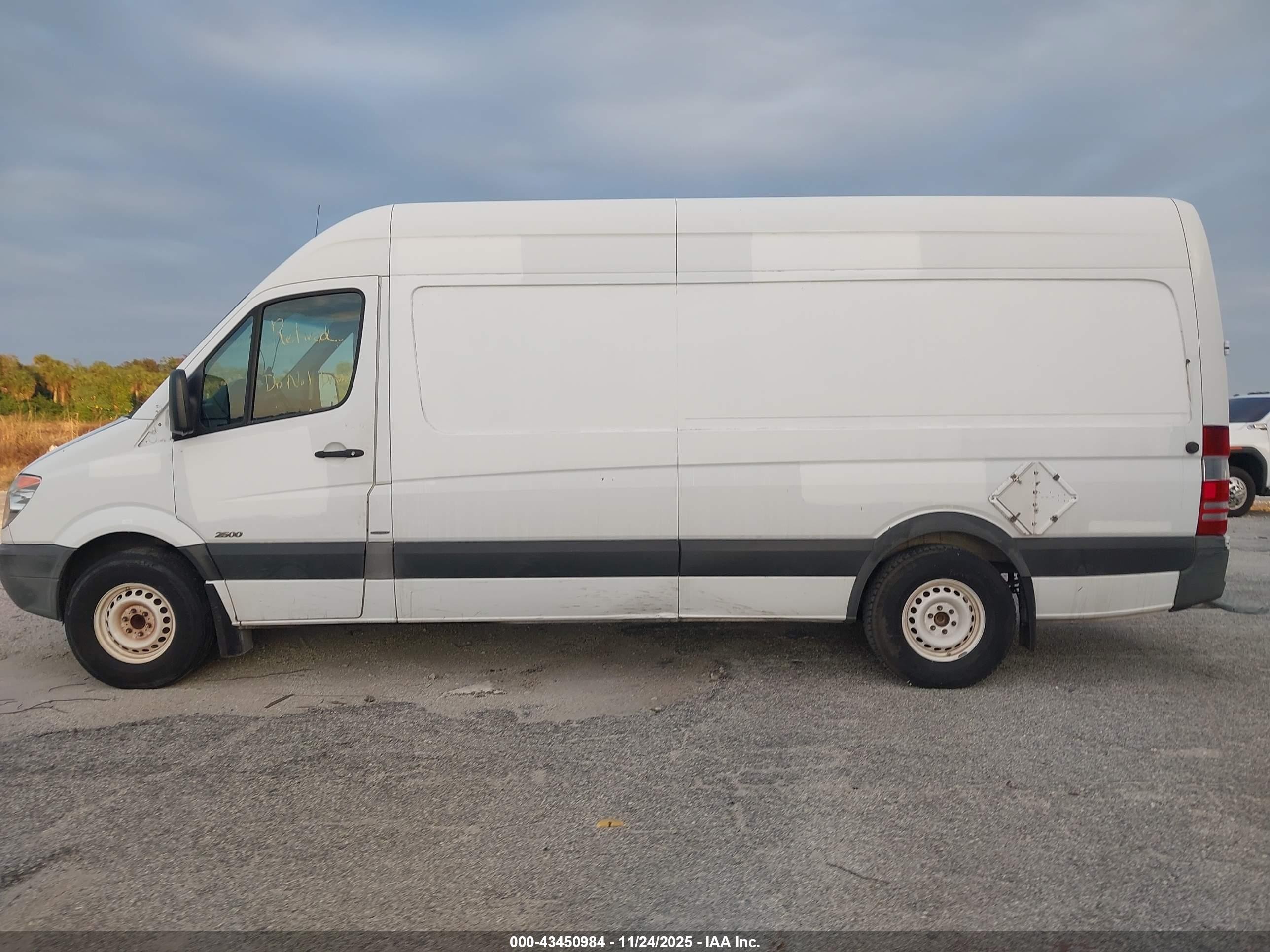 2011 Mercedes-benz Sprinter 2500 High Roof White vin: WD3PE8CB4B5560308