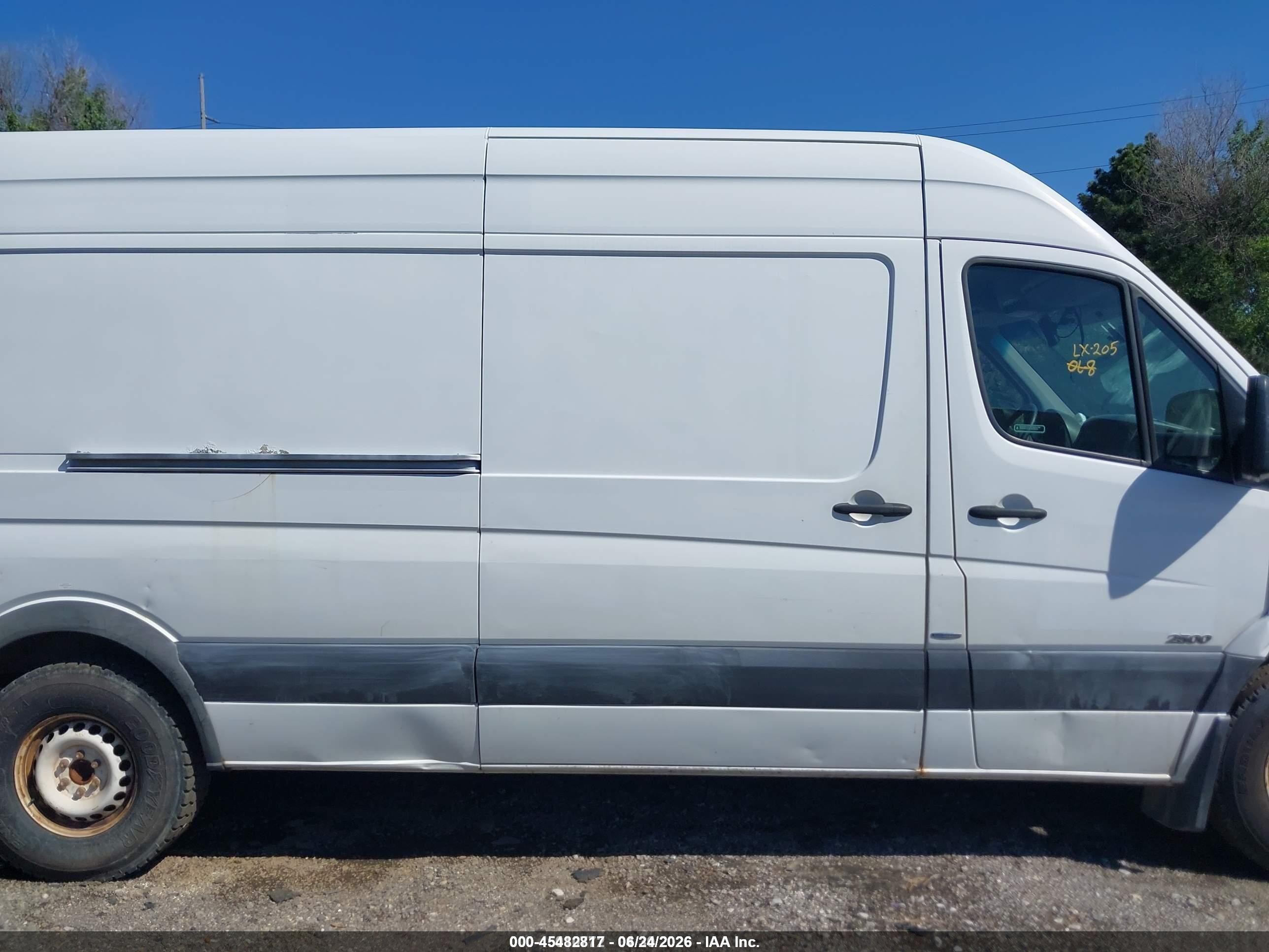 2011 Mercedes-benz Sprinter 2500 High Roof White vin: WD3PE8CB5B5606048