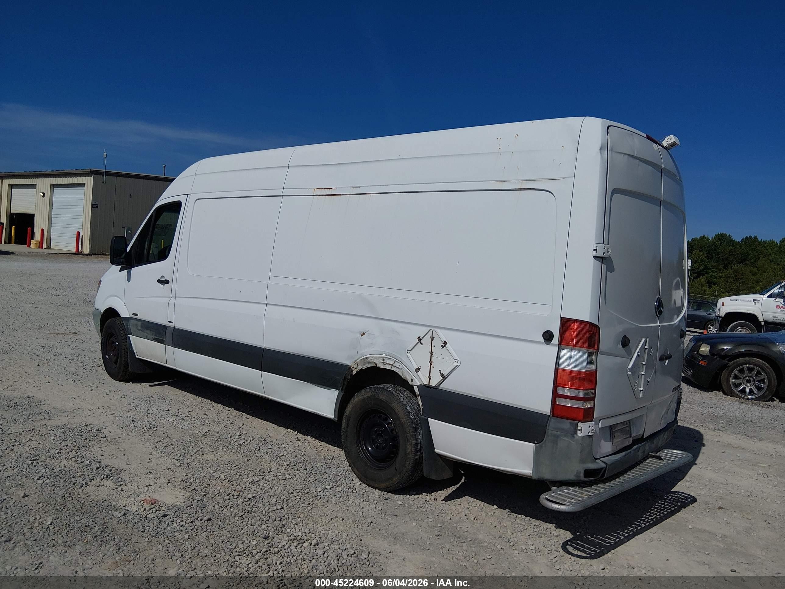 2011 Mercedes-benz Sprinter 2500 High Roof White vin: WD3PE8CB9B5600530