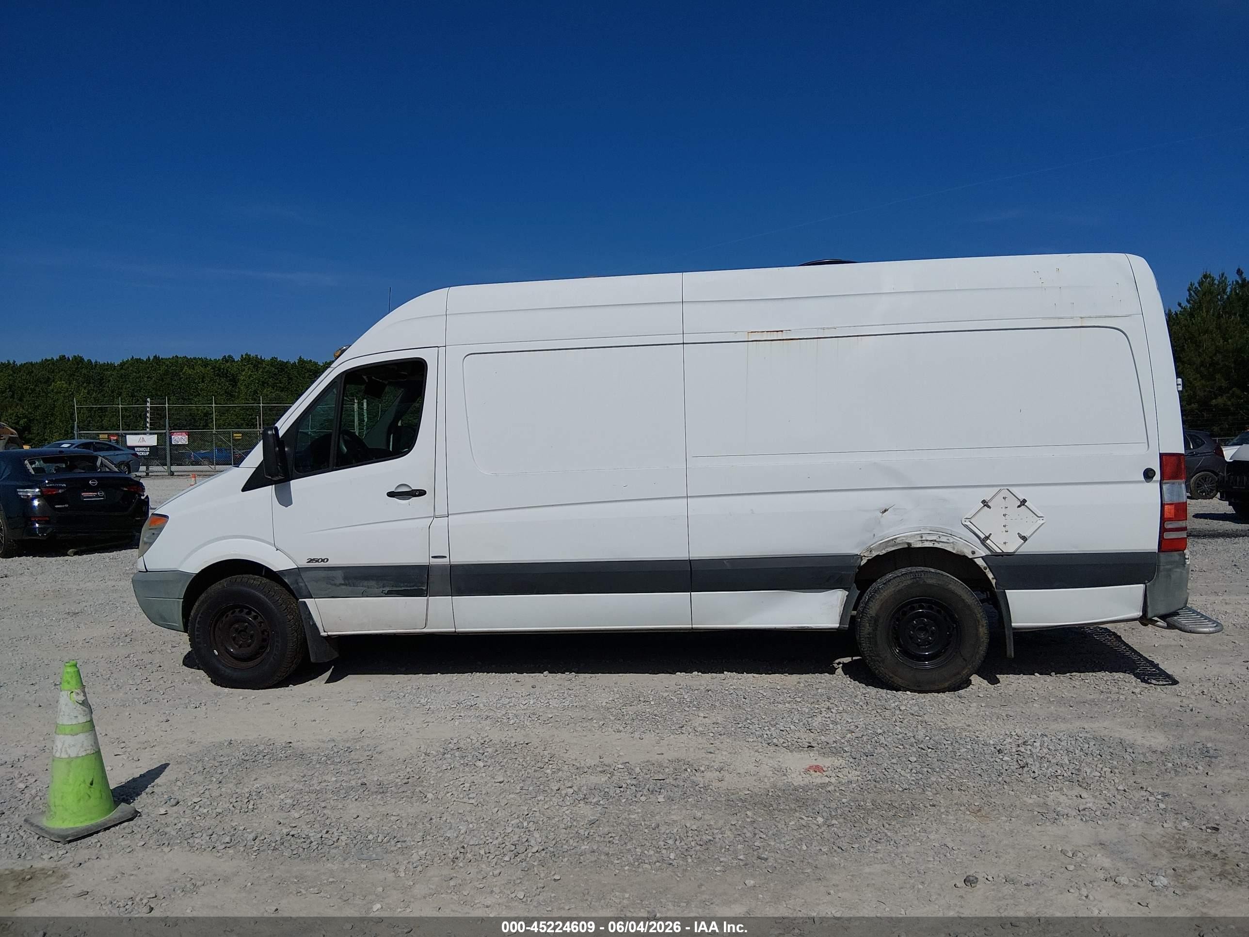 2011 Mercedes-benz Sprinter 2500 High Roof White vin: WD3PE8CB9B5600530