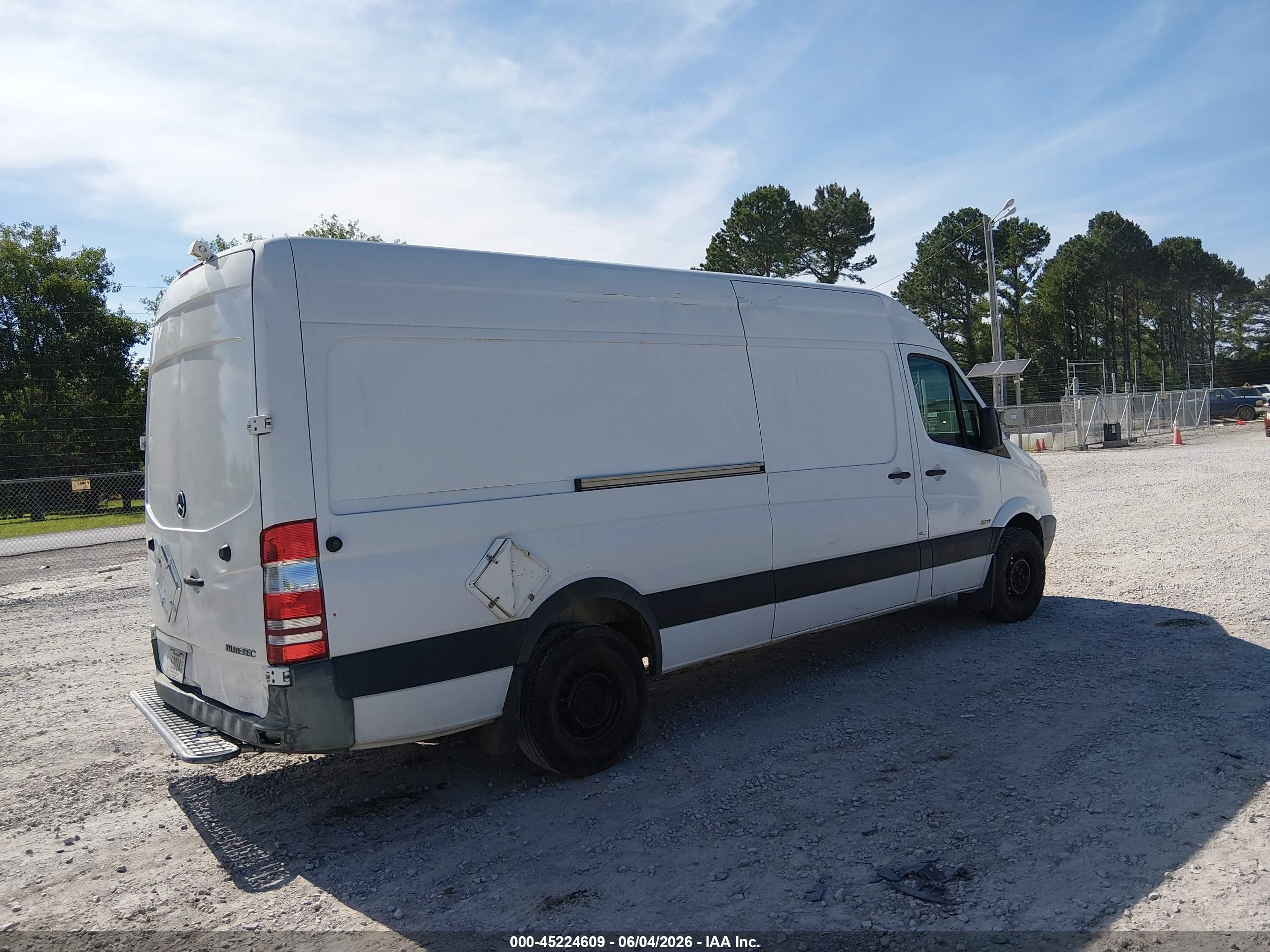 2011 Mercedes-benz Sprinter 2500 High Roof White vin: WD3PE8CB9B5600530