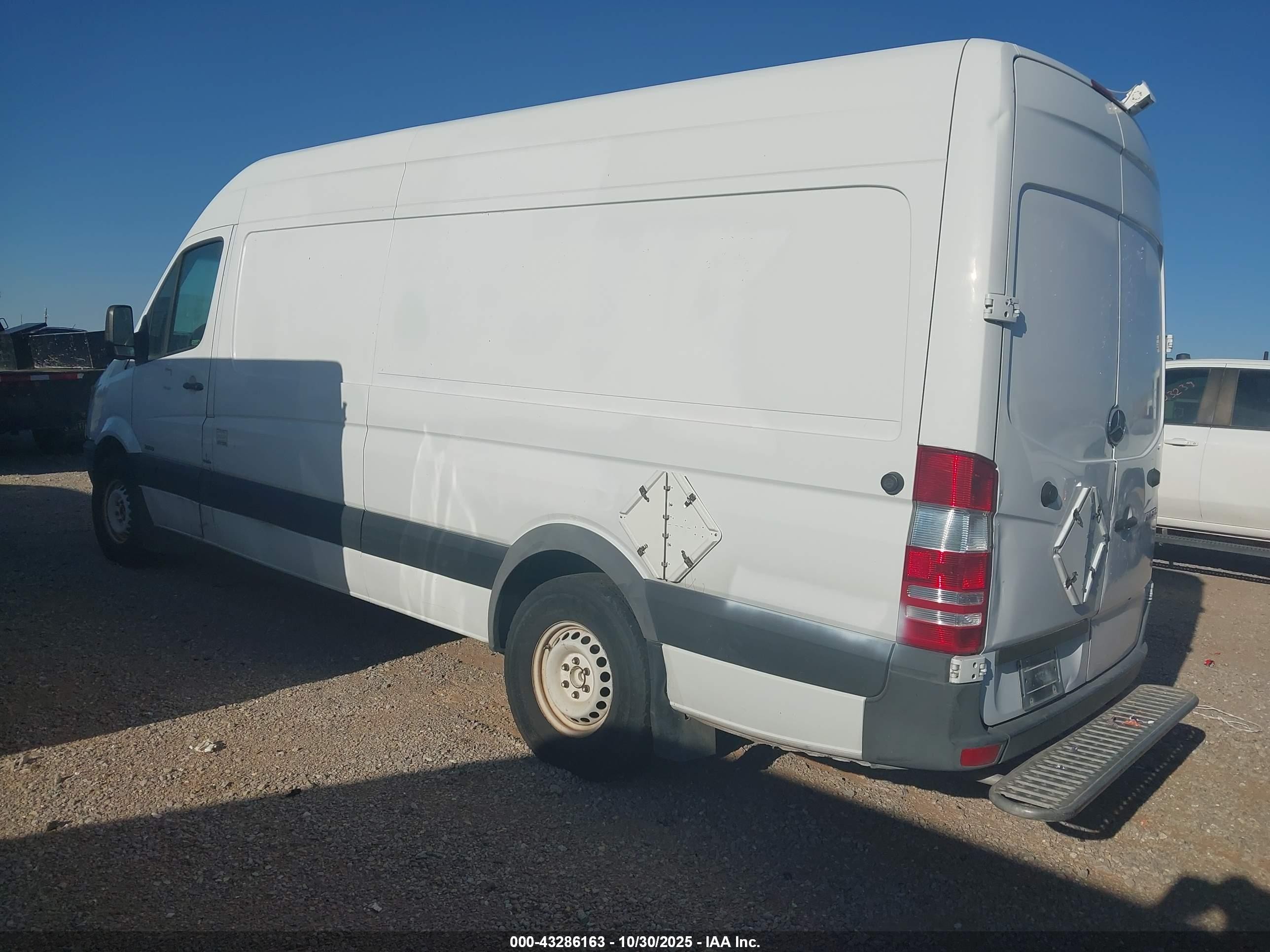 2011 Mercedes-benz Sprinter 2500 High Roof White vin: WD3PE8CBXB5567229